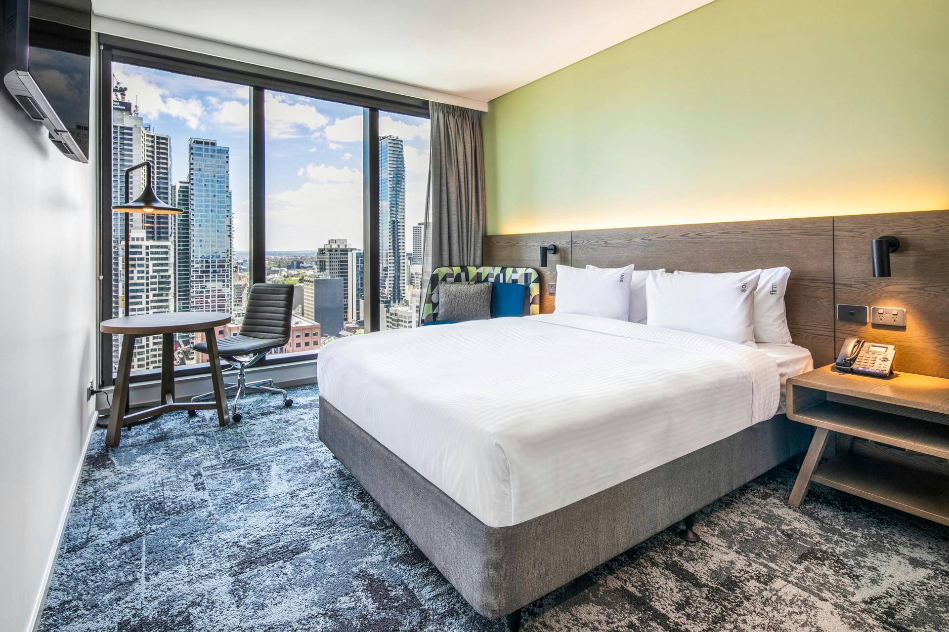 Queen Standard Room