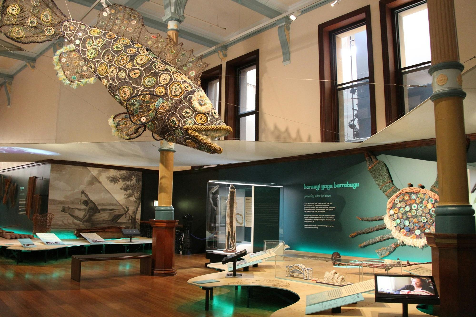 Dauma와 Garom #1은 현재 Garrigarrang: Sea Country 전시회에 전시되어 있습니다.