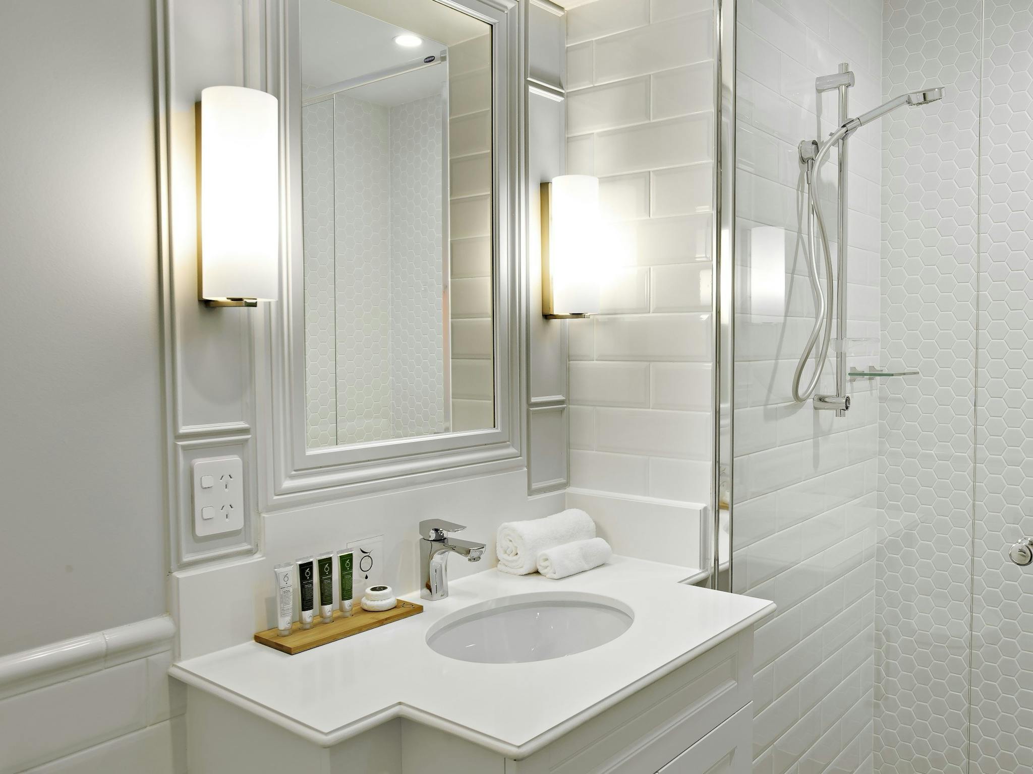 Large Bathroom with luxurious fittings