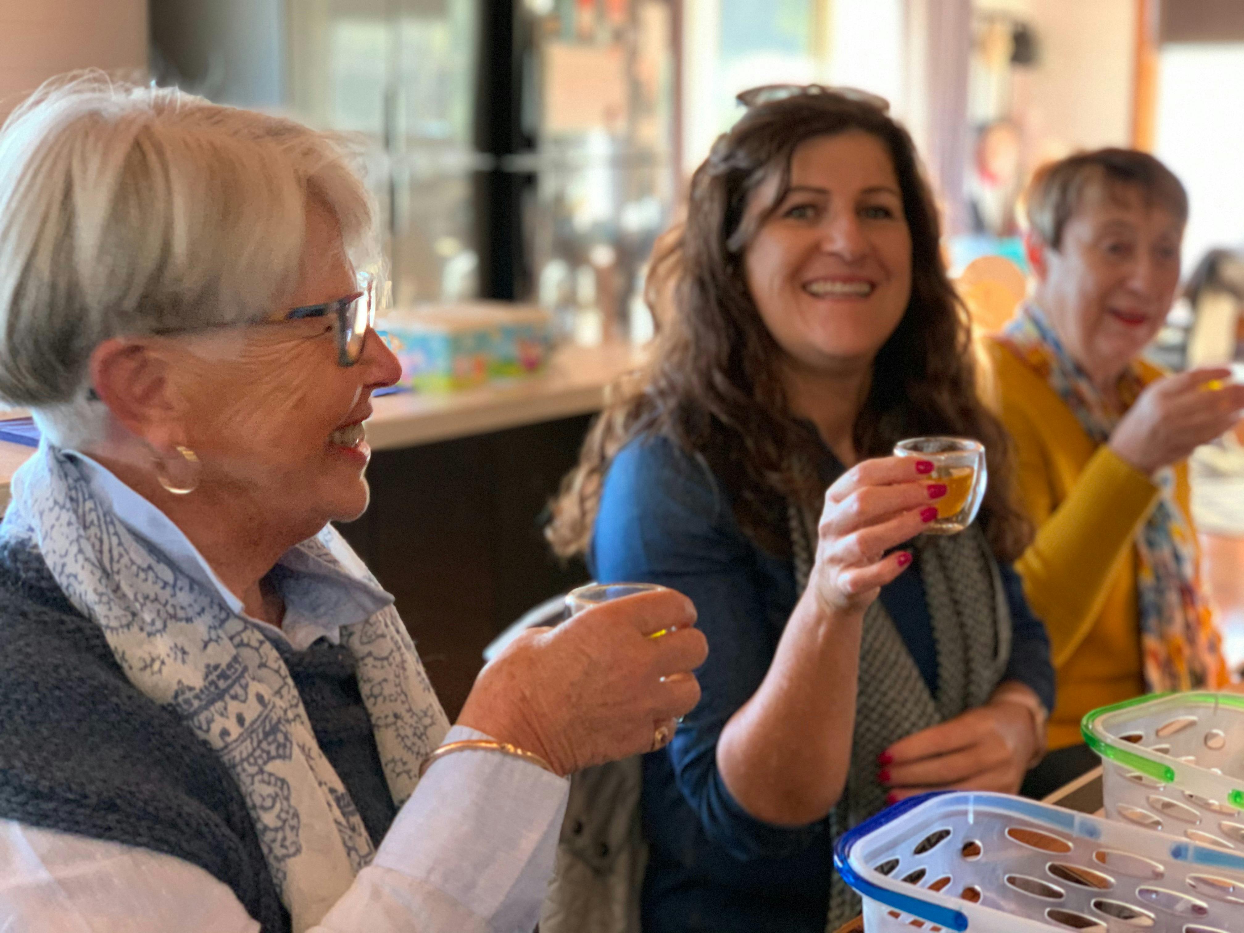 3 ladies drinking saffron tea