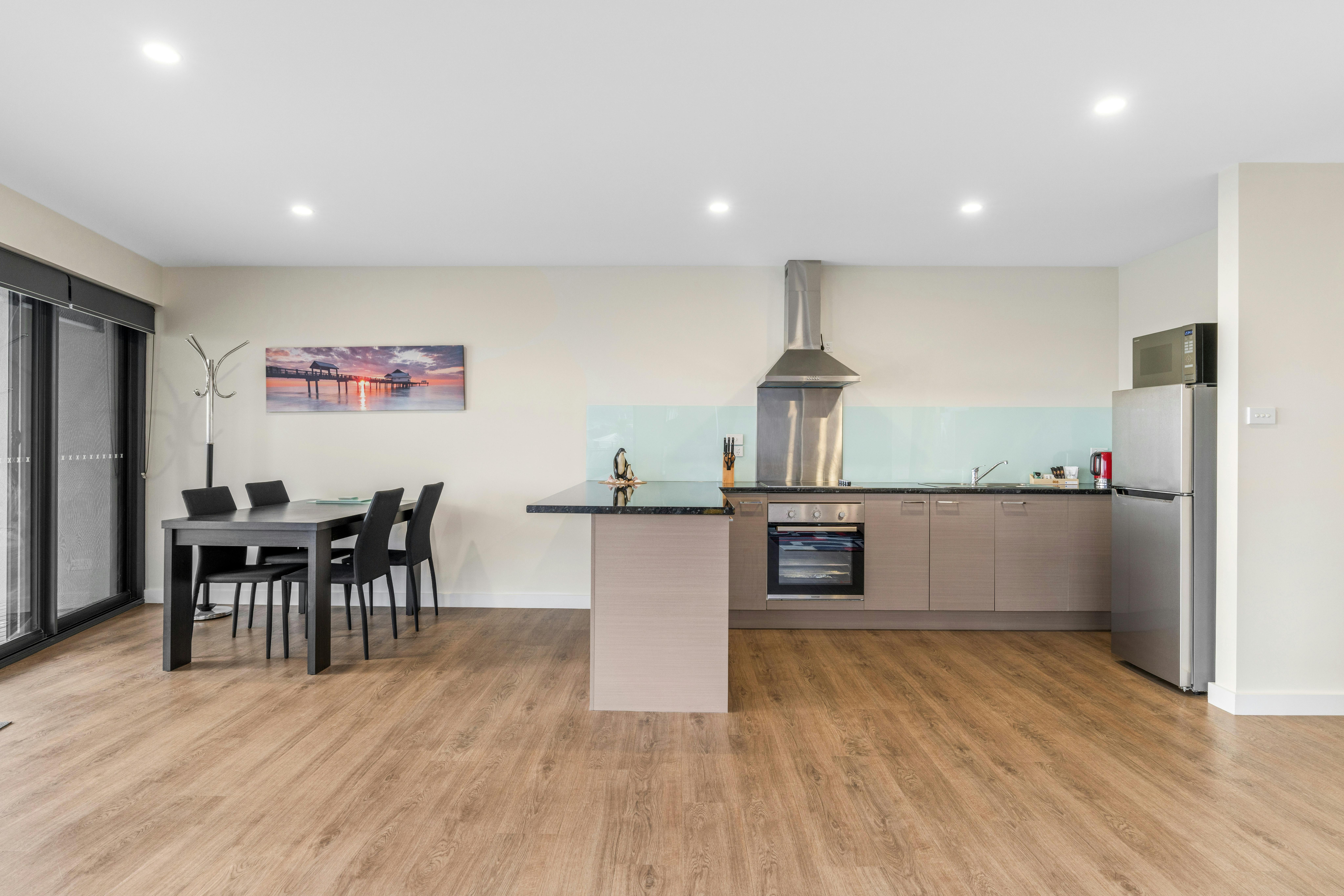 Albatross Apartments, Unit 2