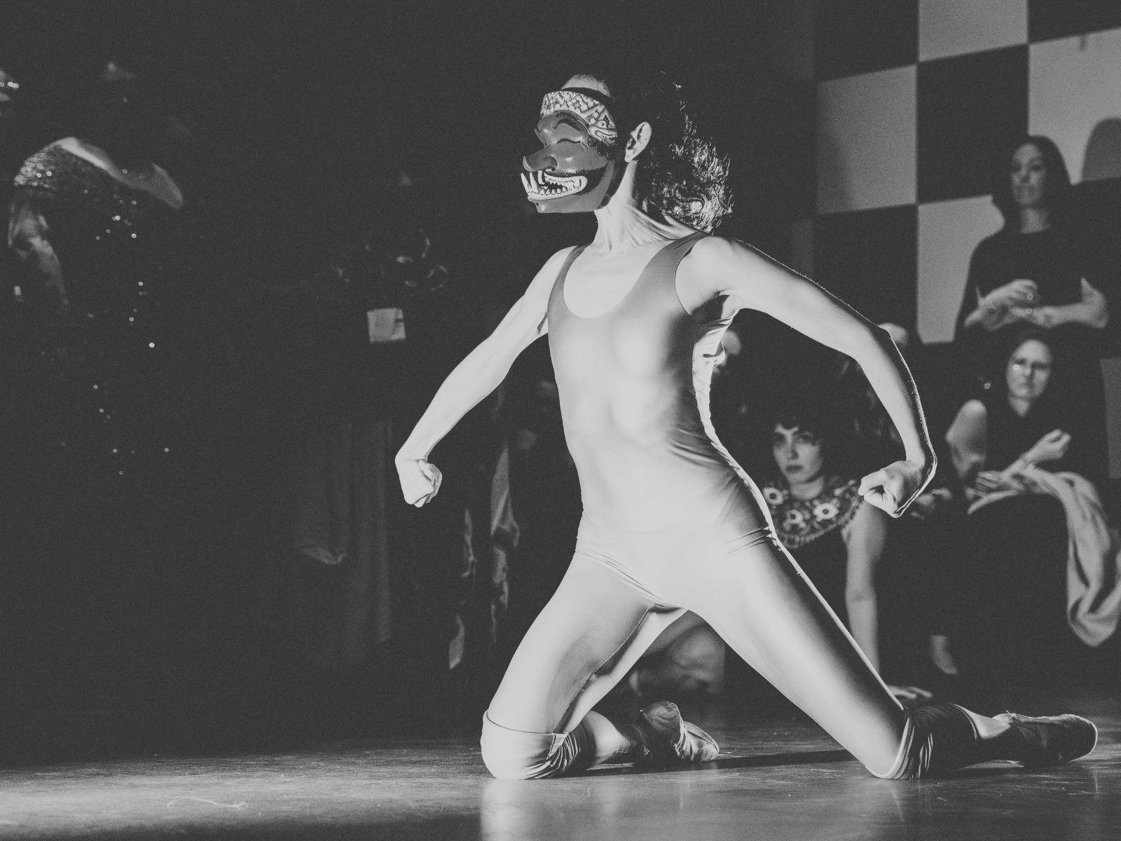 Juliet Widyasari Burnett, Roro Xeno. Photo, Jorge Serra. Juliet Widyasari Burnett, Roro Xeno. Photo, Jorge Serra.