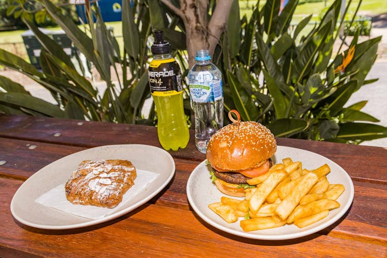 Par 3 Patio Cafe