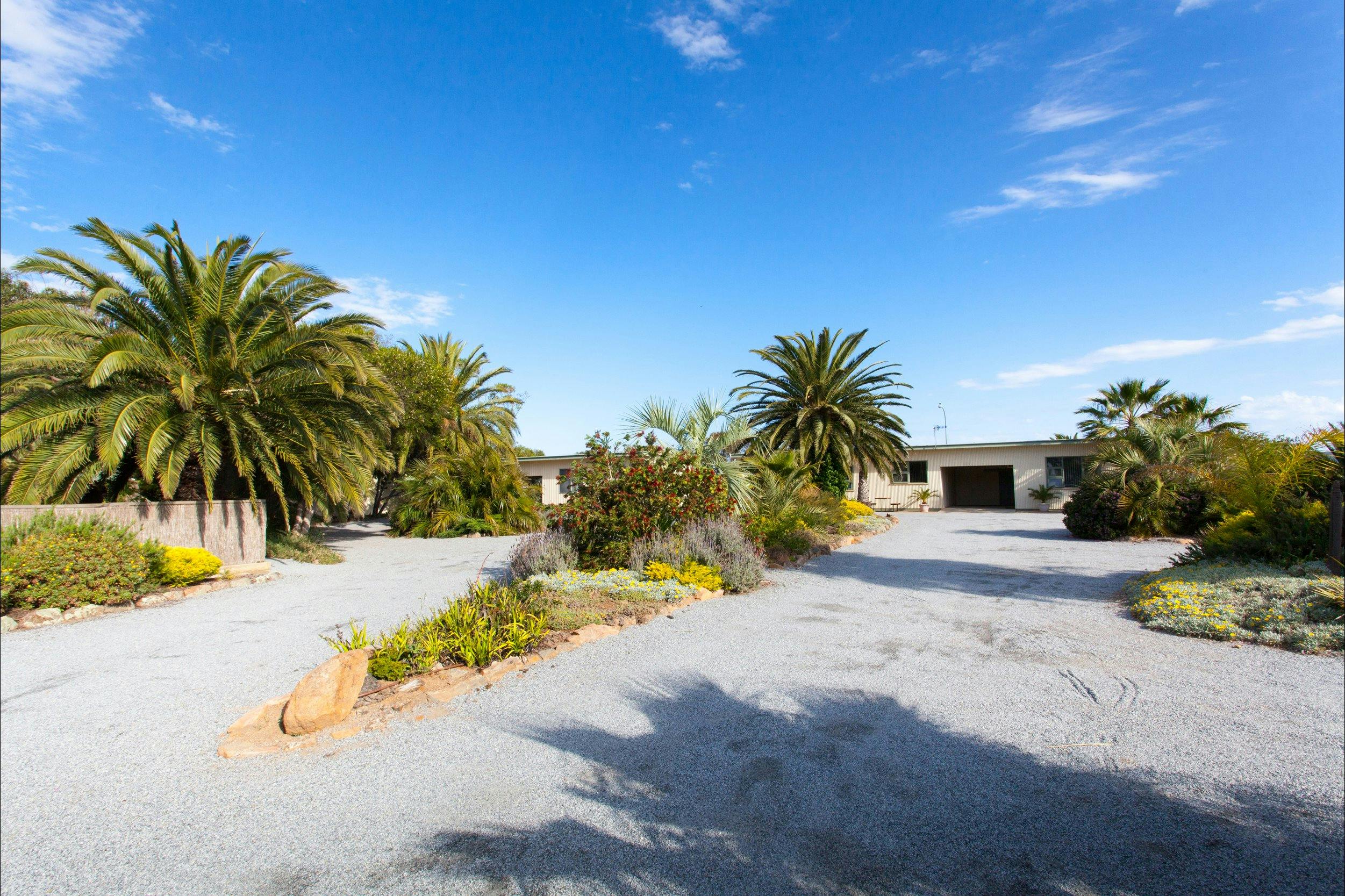 Spacious Gardens