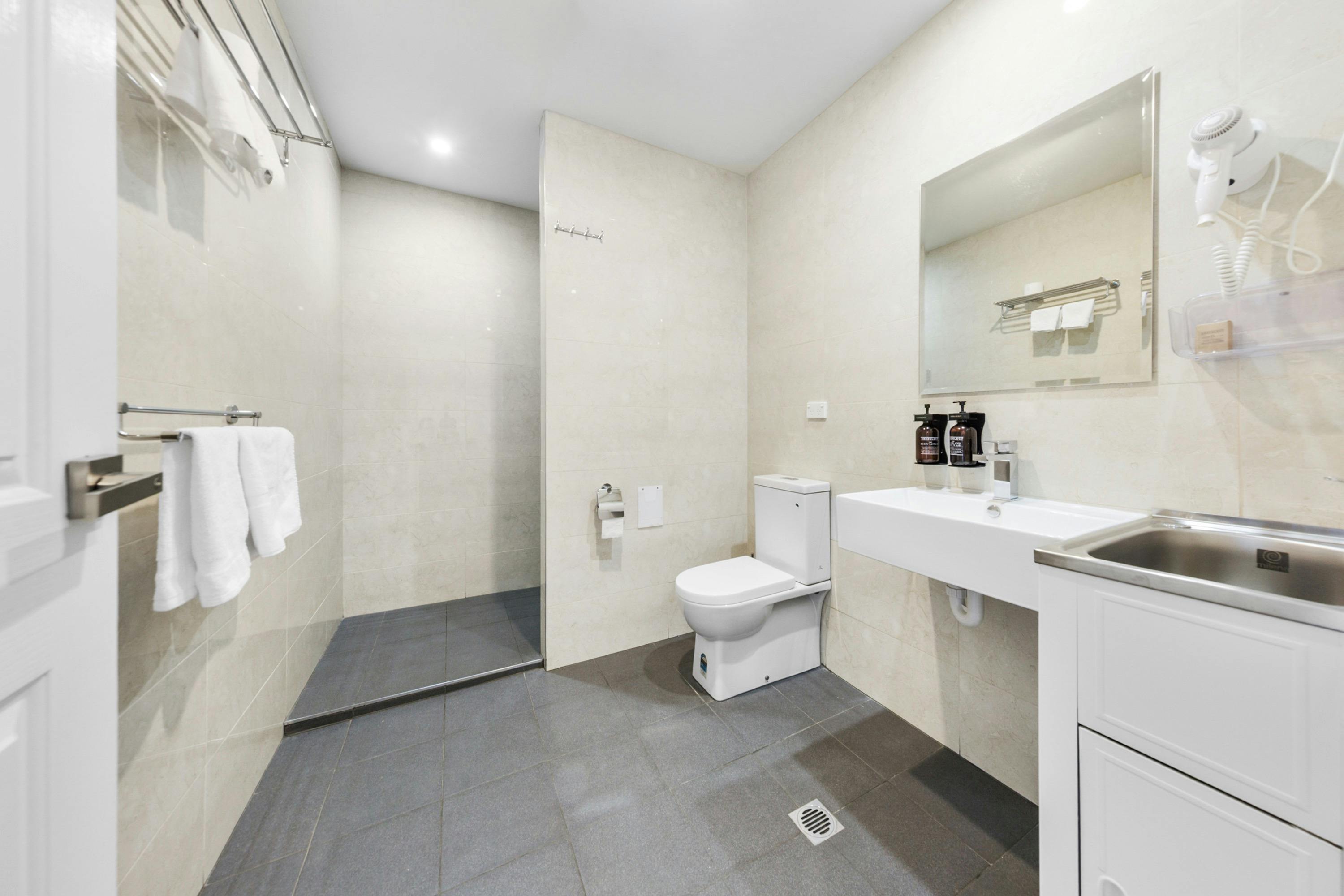 Motel Bathroom - Self Contained Unit
