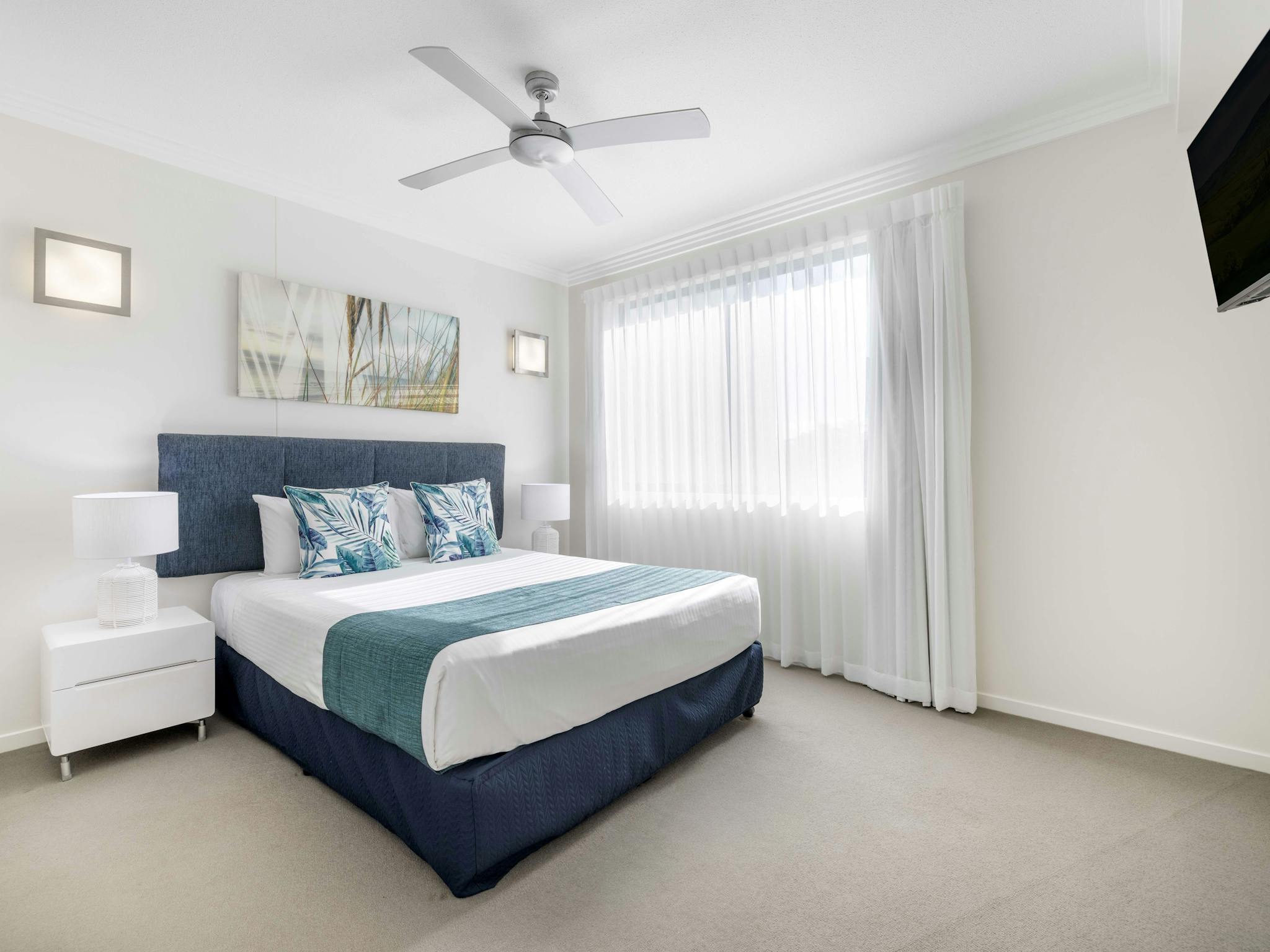 Beach on Sixth - 2 Bedroom Urban Retreat - Main Bedroom Beach on Sixth - 2 Bedroom Urban Retreat - Main Bedroom