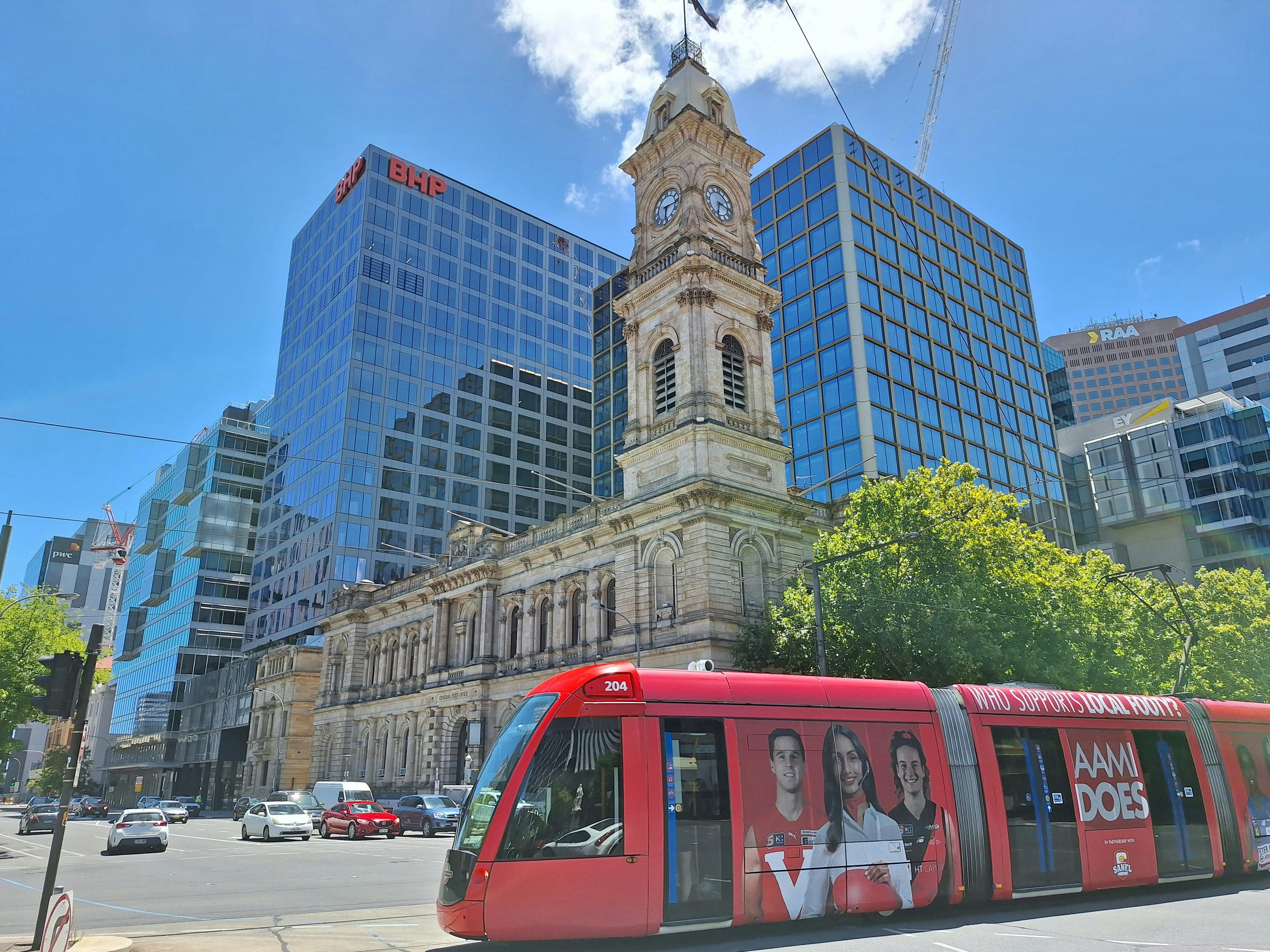 Discover Adelaide: City Walk and River Cruise