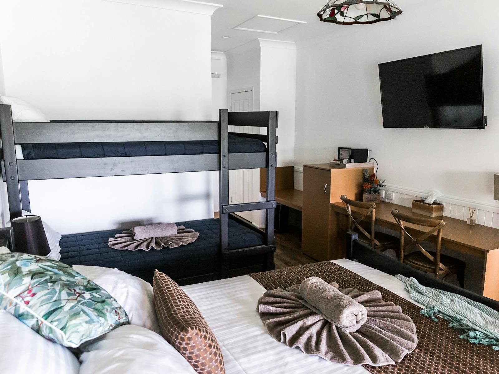 Family Room Sleeps 4 Bearded Dragon Hotel Tamborine Family Room Sleeps 4 Bearded Dragon Hotel Tamborine