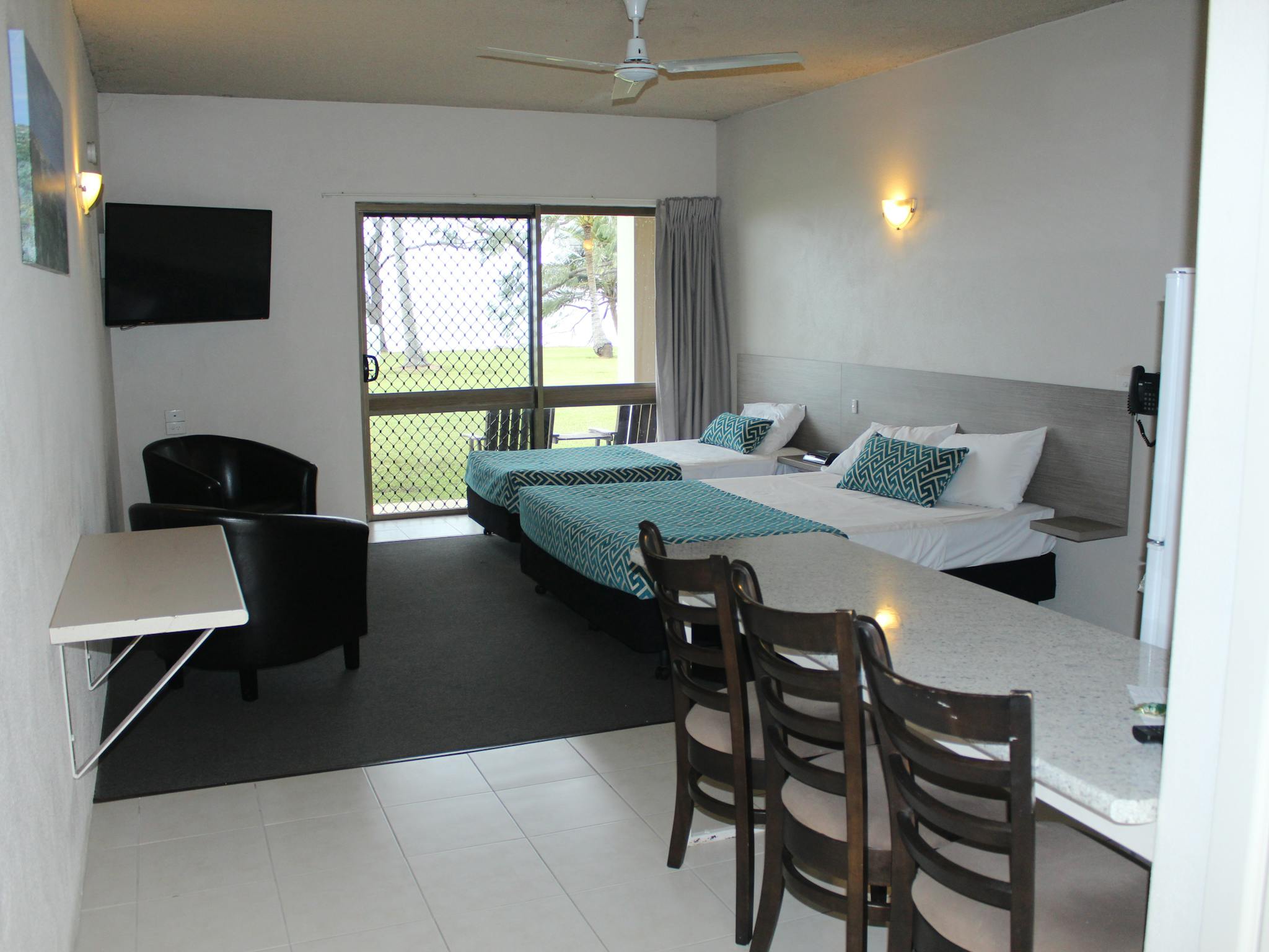 Upstairs beach front motel room Upstairs beach front motel room