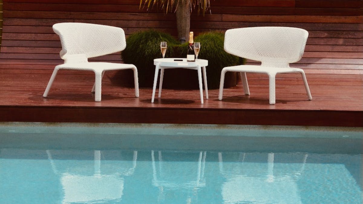 Relax Poolside!