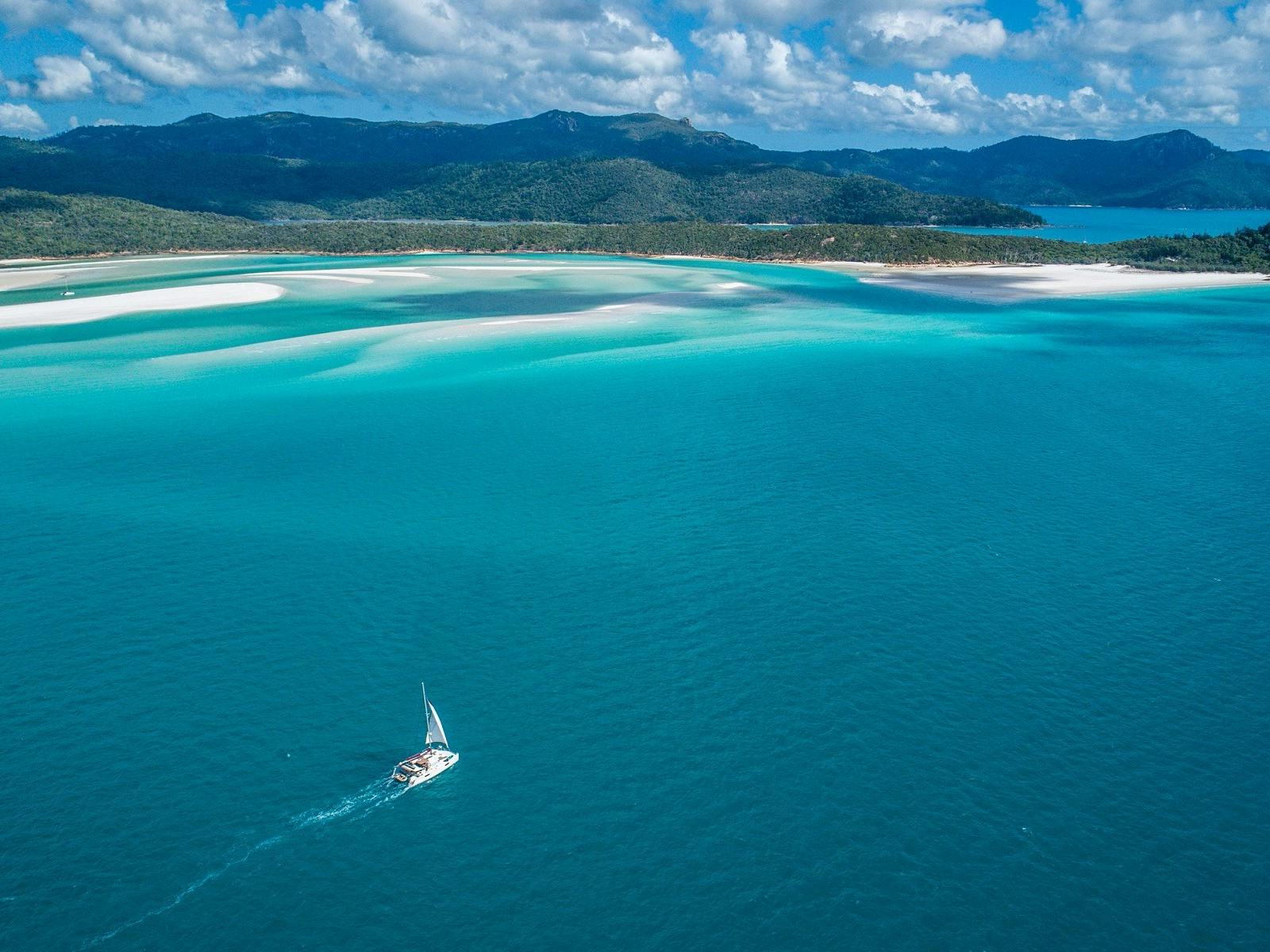 Hill Inlet and Sailing boat Hill Inlet and Sailing boat