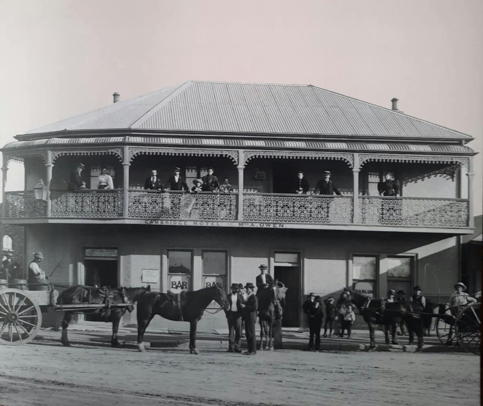 A Long Street the Hotels of Hunter Street, Newcastle - Talk