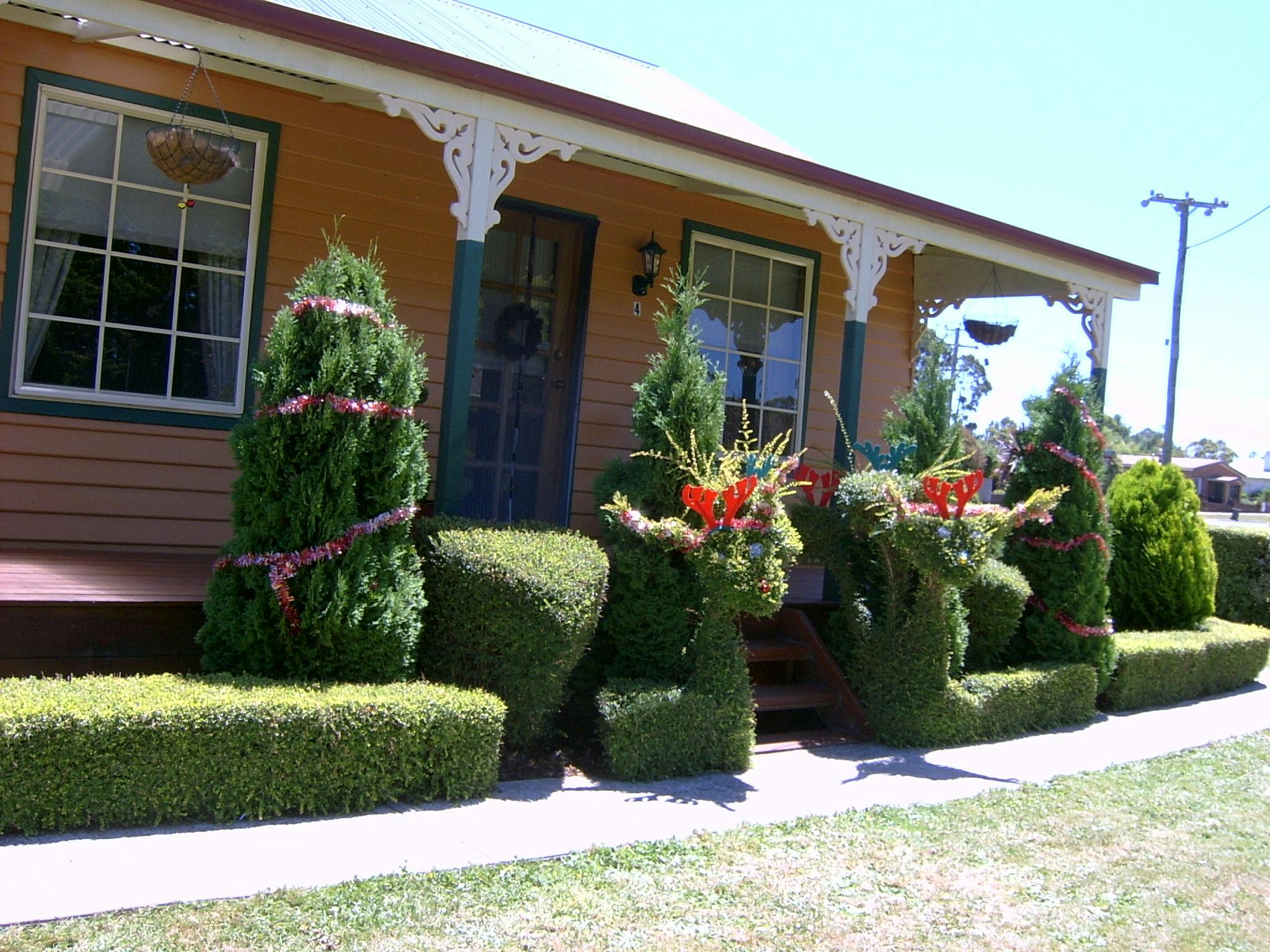 Grand Ole Topiary Cottage Accommodation
