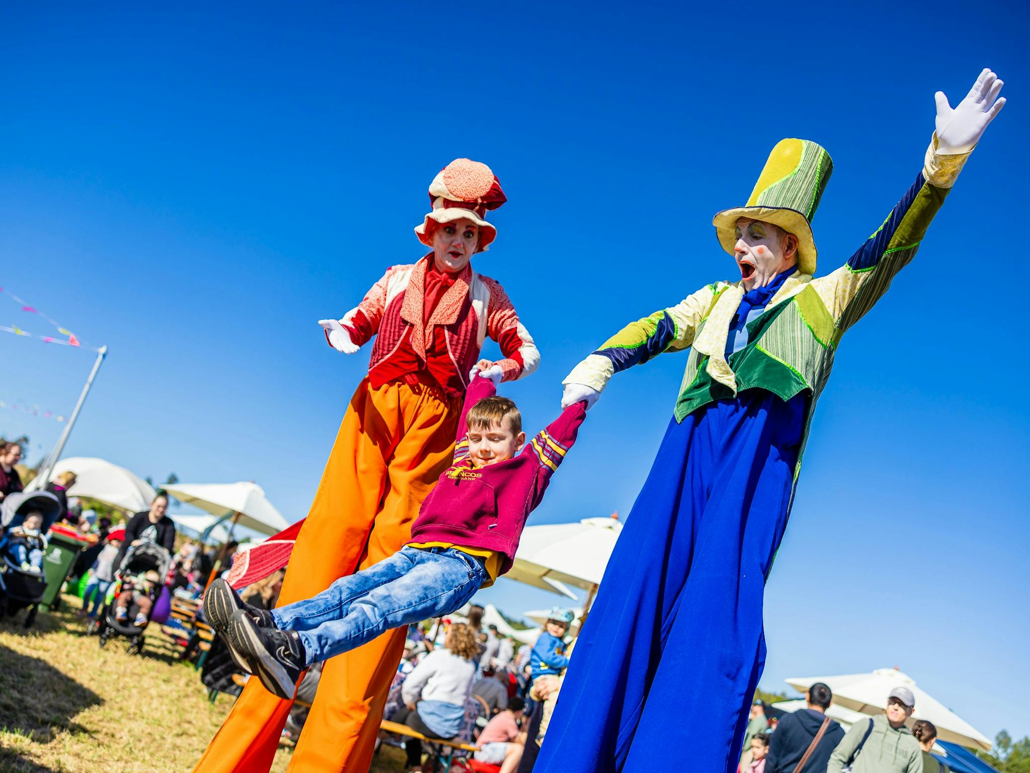 Stilt walkers Stilt walkers