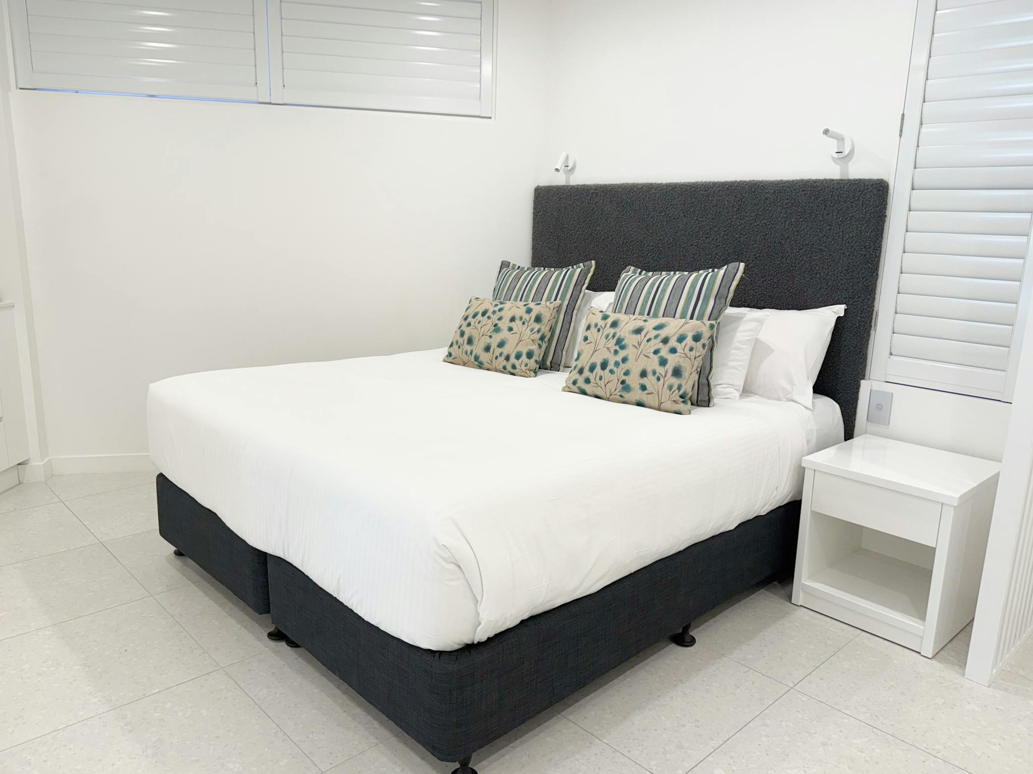 Designed for couples seeking a touch of urban charm, our One Bedroom Hastings Street Apartments Designed for couples seeking a touch of urban charm, our One Bedroom Hastings Street Apartments
