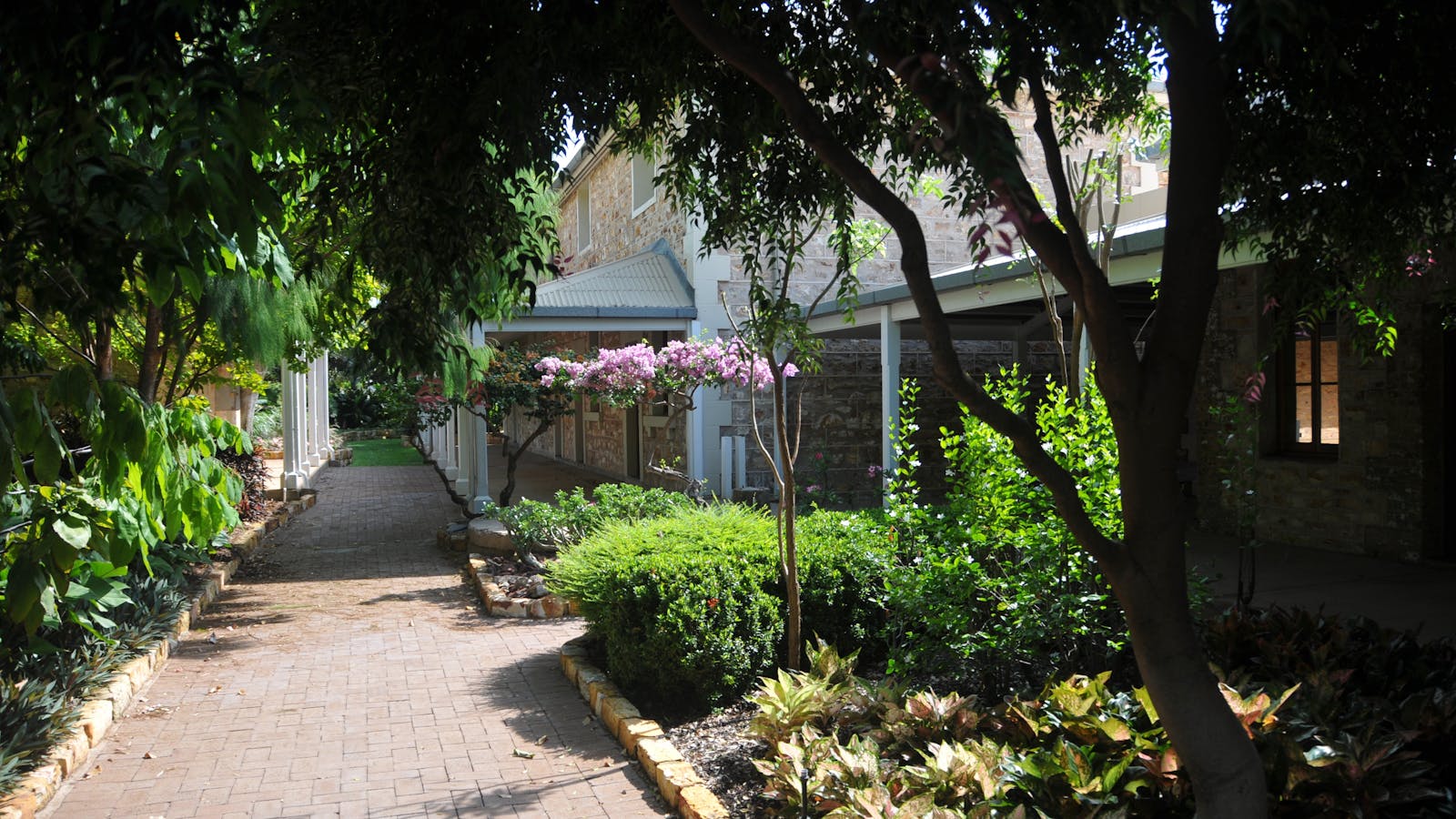 Walkway at the rear of the buildings looking towards Smith Street.