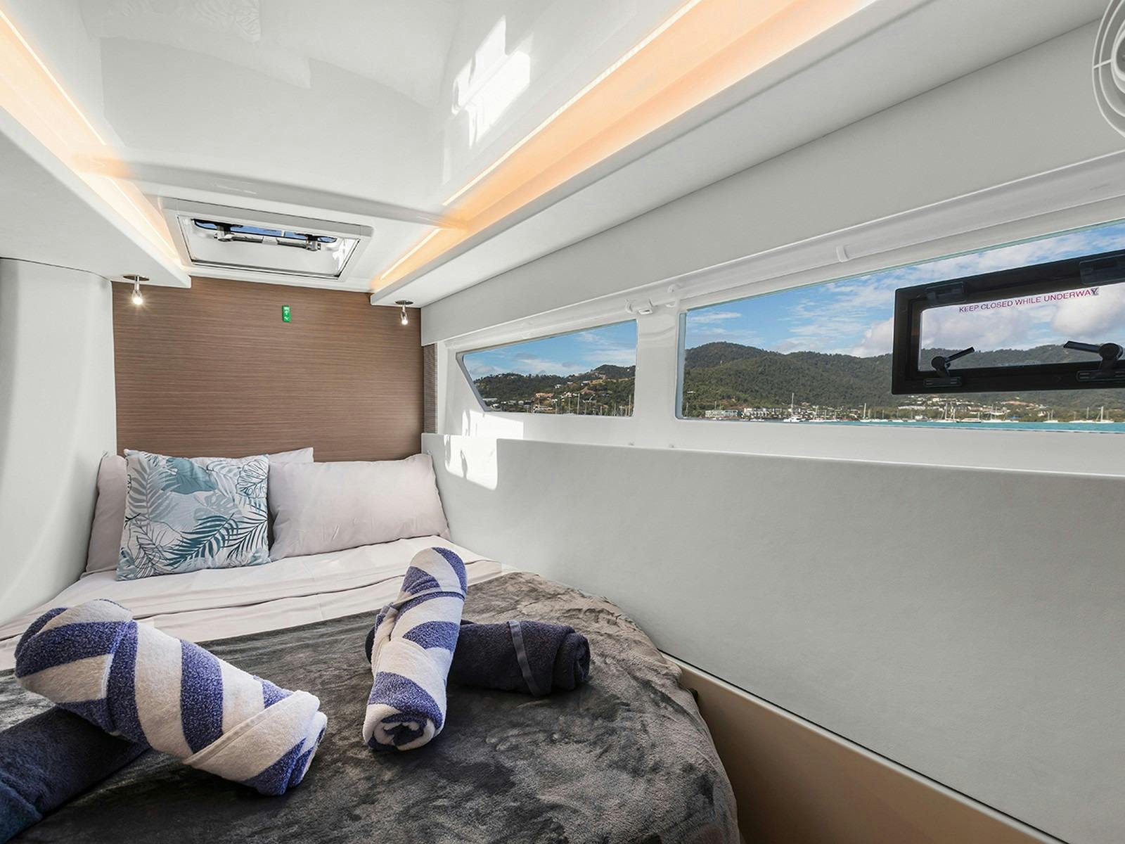 Leopard 42 - Starboard forward private cabin with ensuite