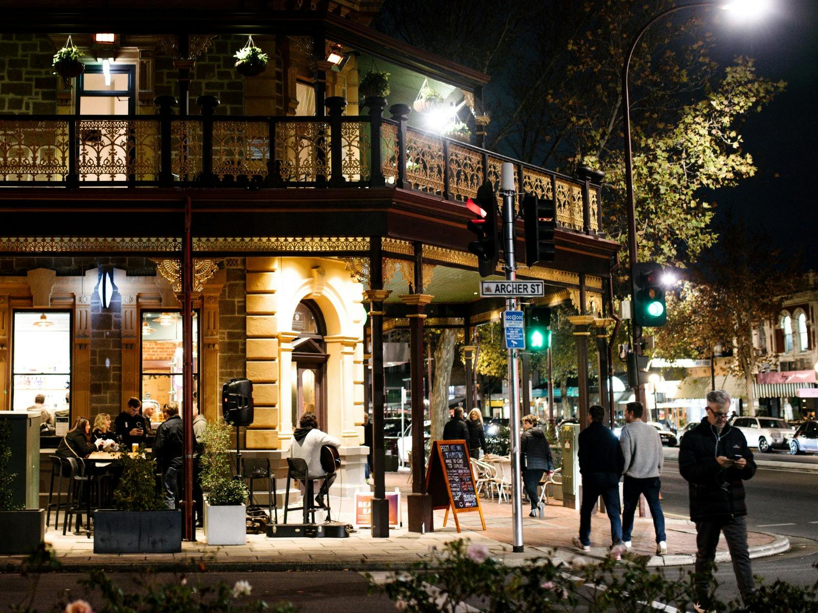 Night time on OConnell Street
