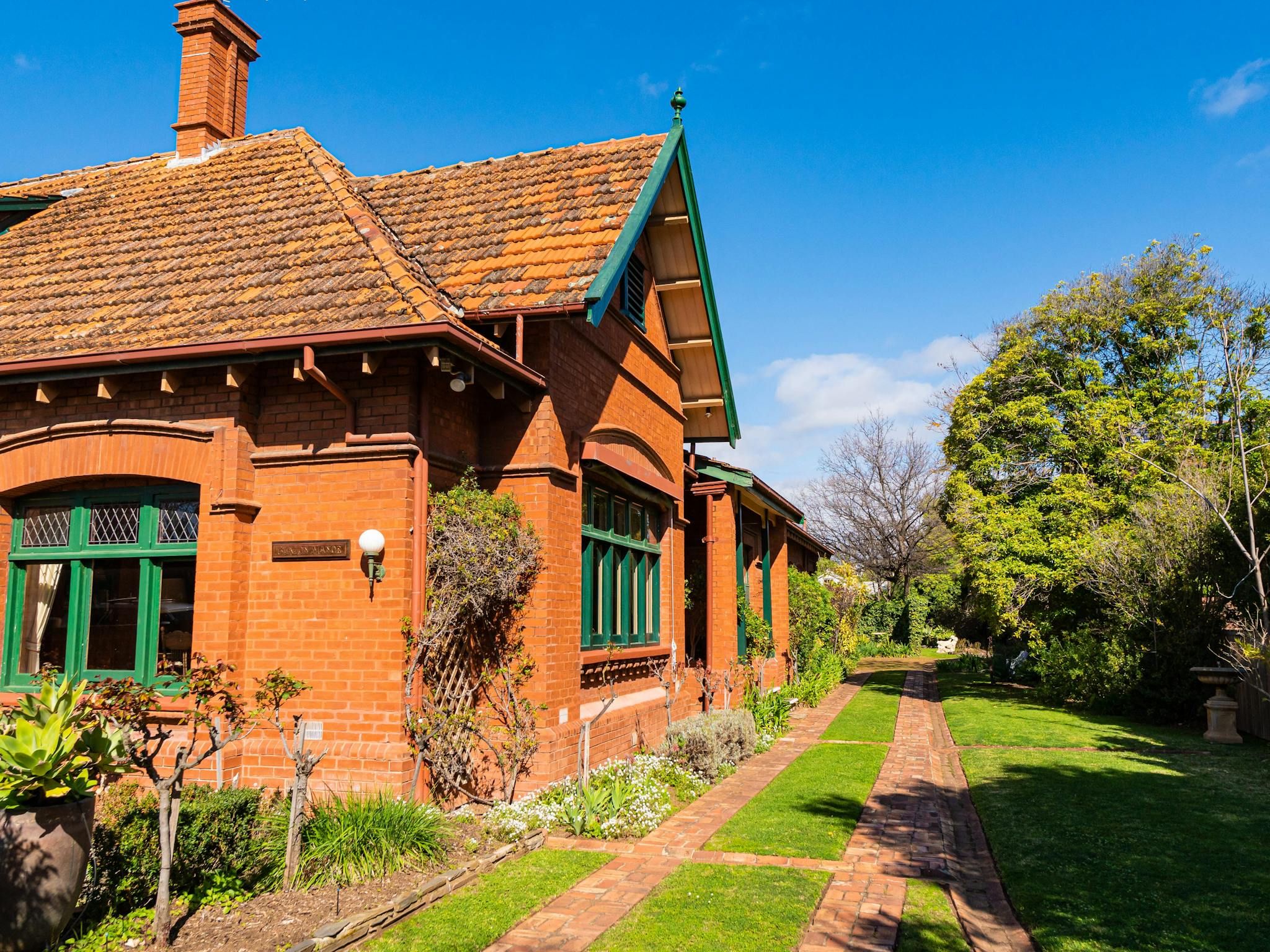 Buxton Manor/ Adelaide Heritage Cottages - Paprika Spa Cottage Slider Image 7