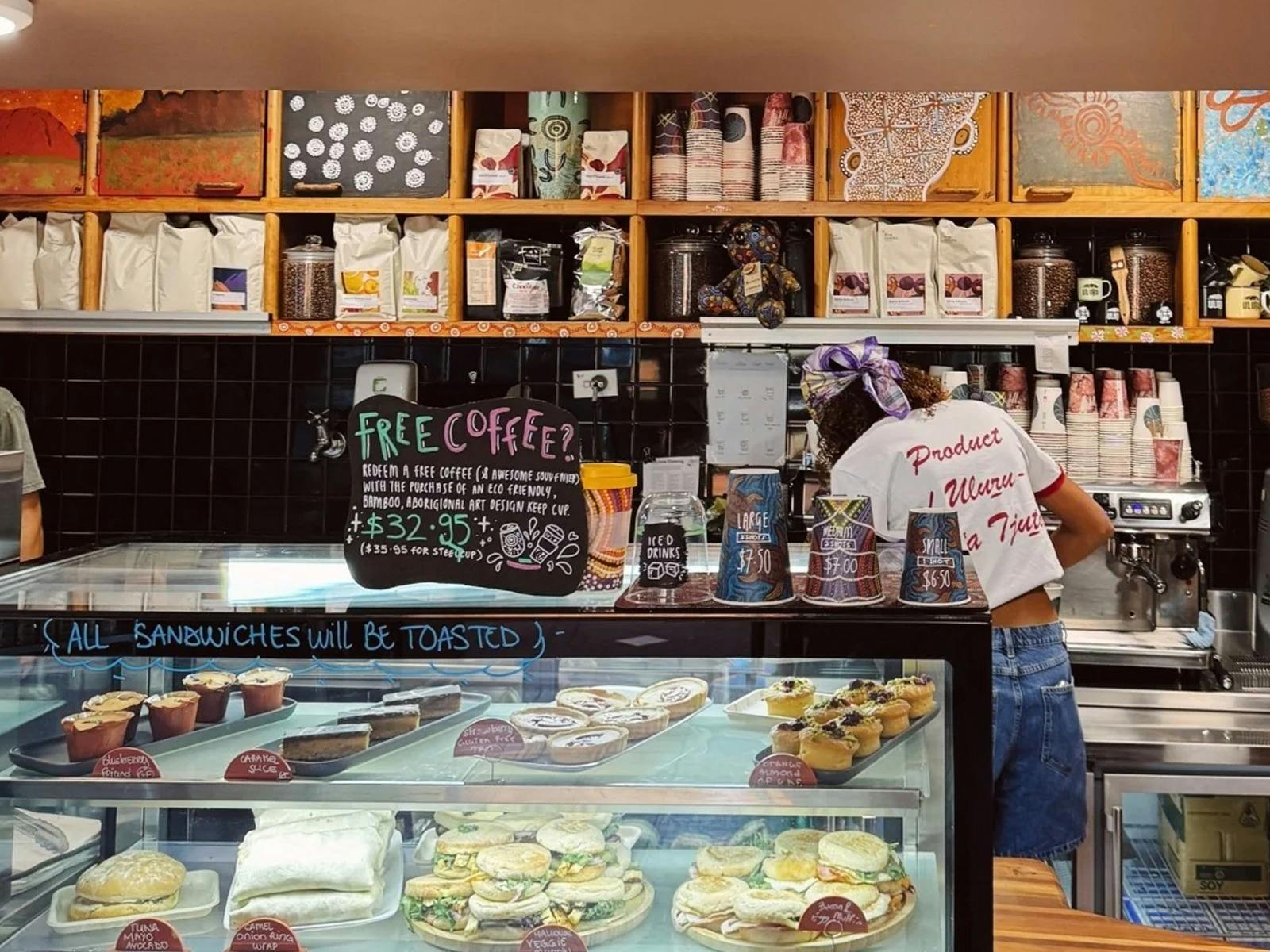 Ininti Cafe & Souvenirs