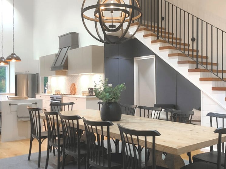 Hillgate Berry Luxury Accommodation - Kitchen + Dining