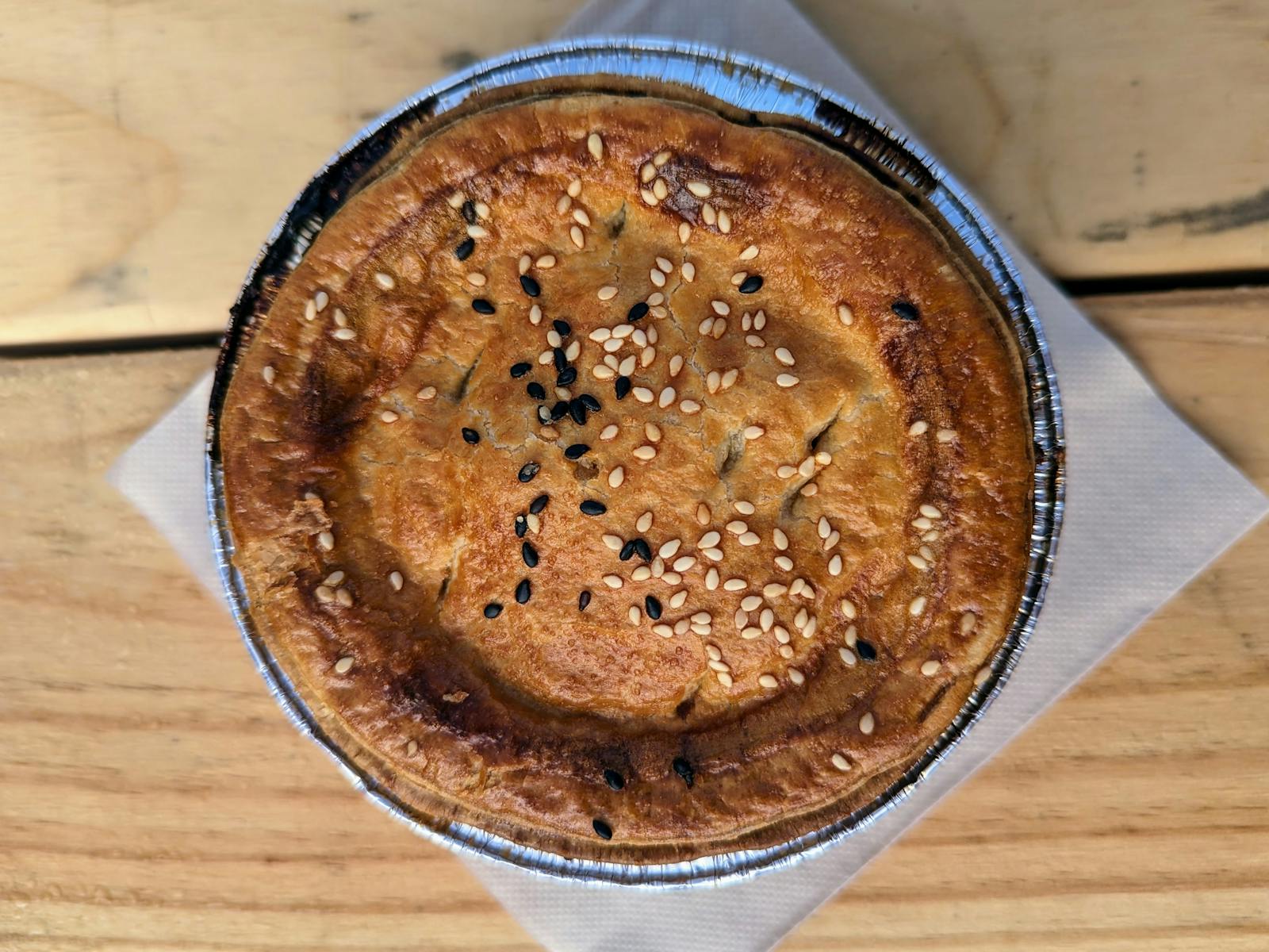 A hand-sized meat pie