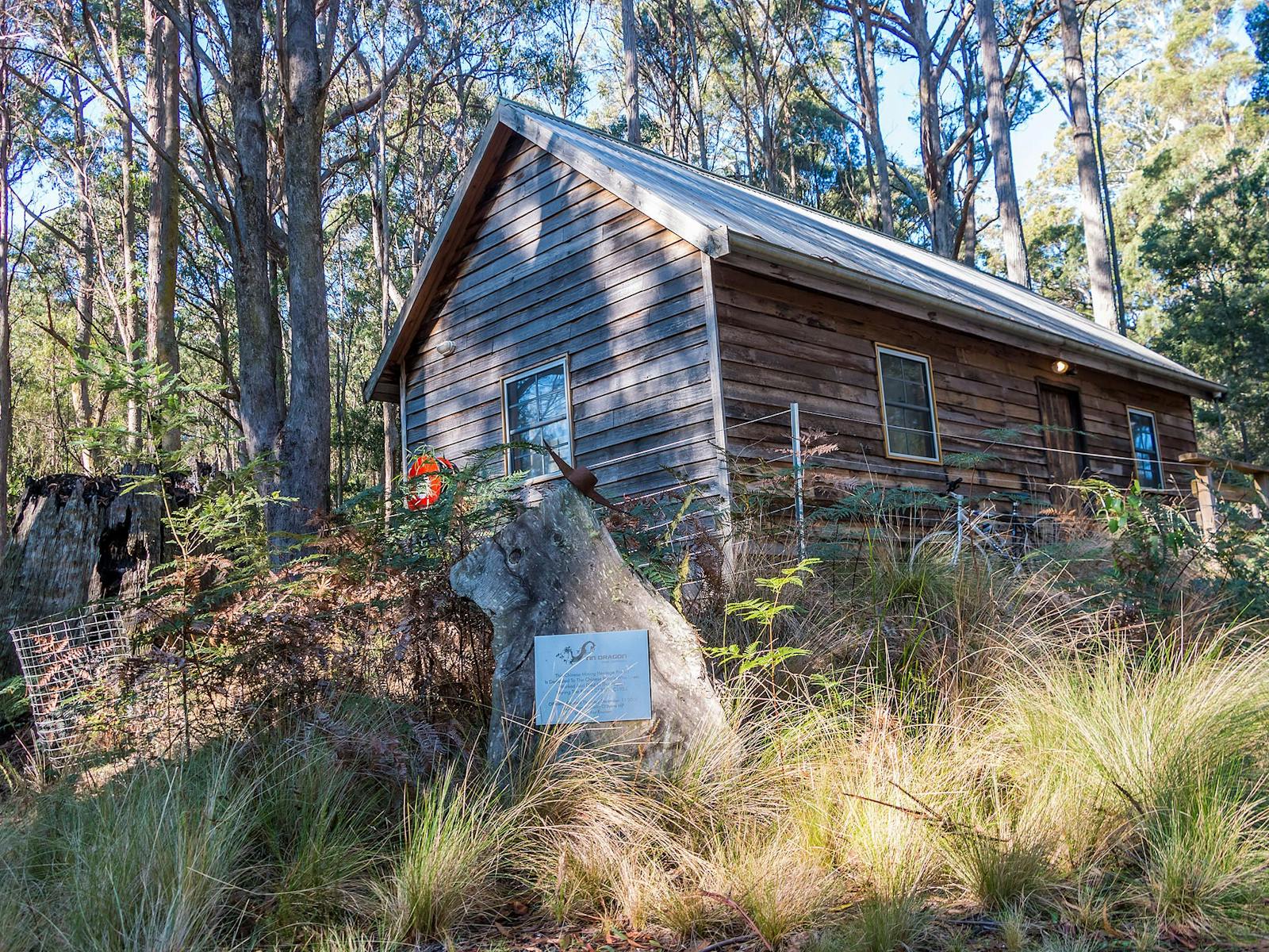 Settlers hut at Tin Dragon Trail Cottages in North East Tasmania