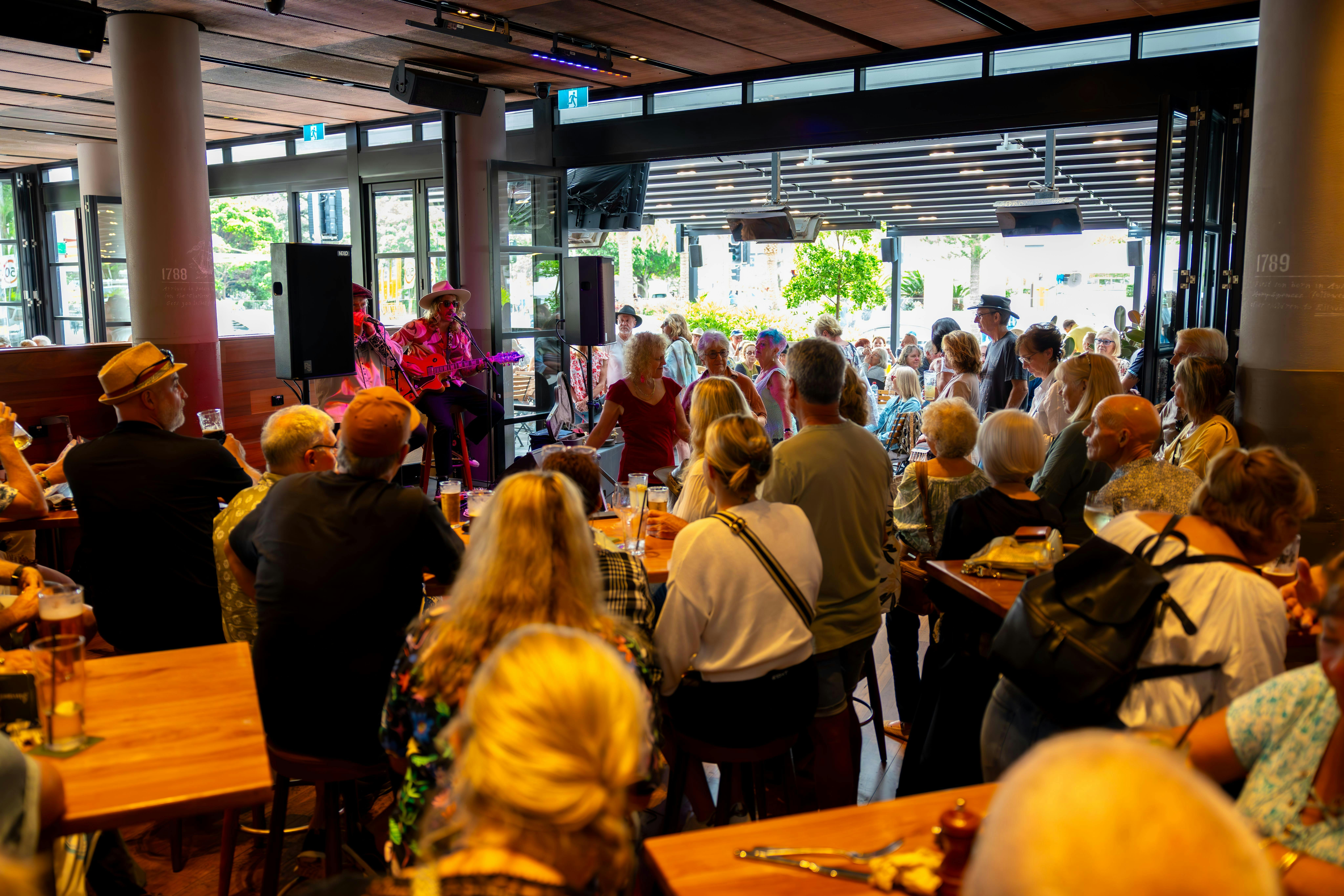 People enjoying Groundwater CMF at Pig 'N' Whistle Broadbeach
