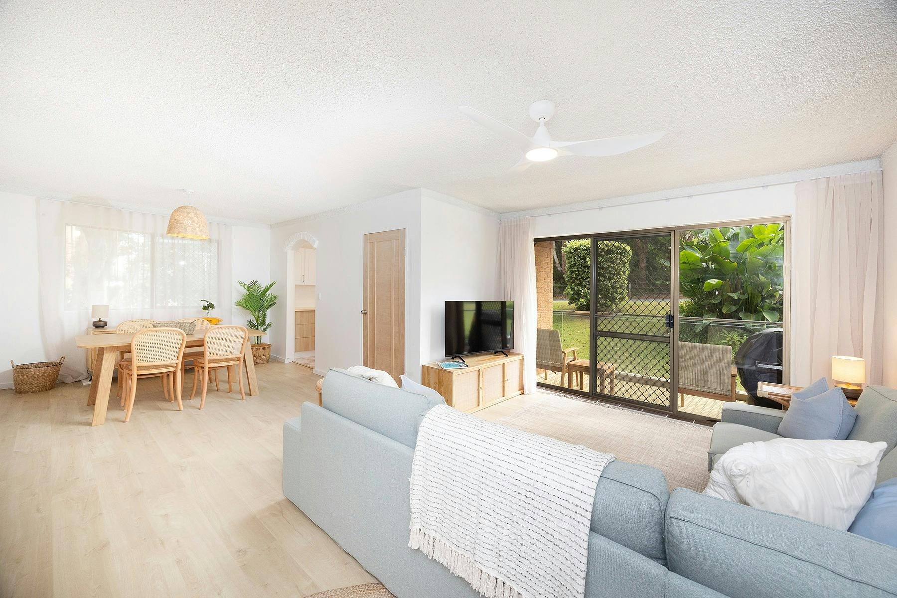 Lounge and dining room