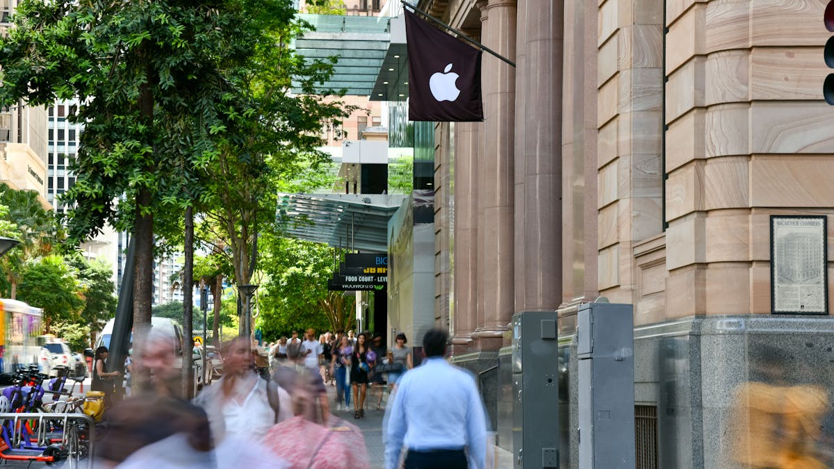 Queen Street Apple