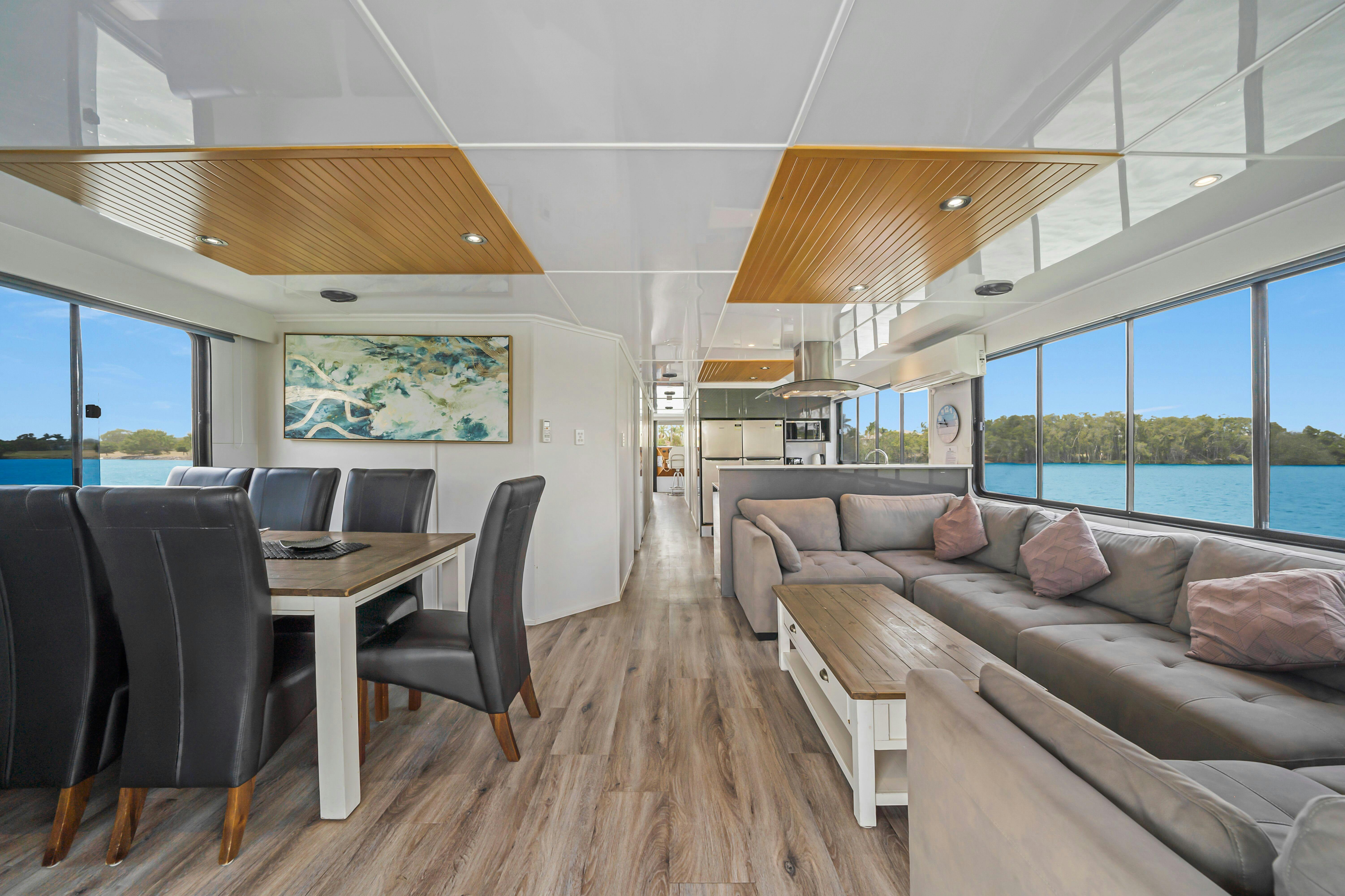 Coomera Houseboat Holidays