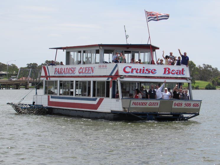 Cruising Lake Mulwala