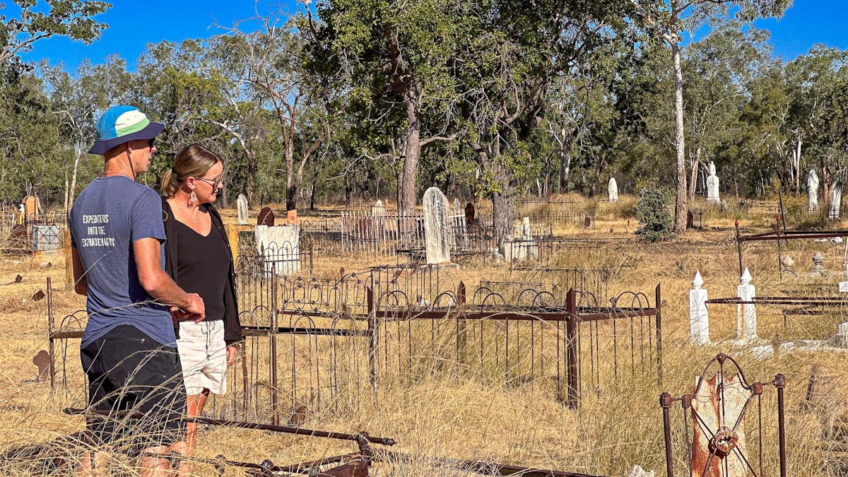 Croydon cemetery, historic, chinese settlers, gravestones, porcellain flowers, intricate grave stone