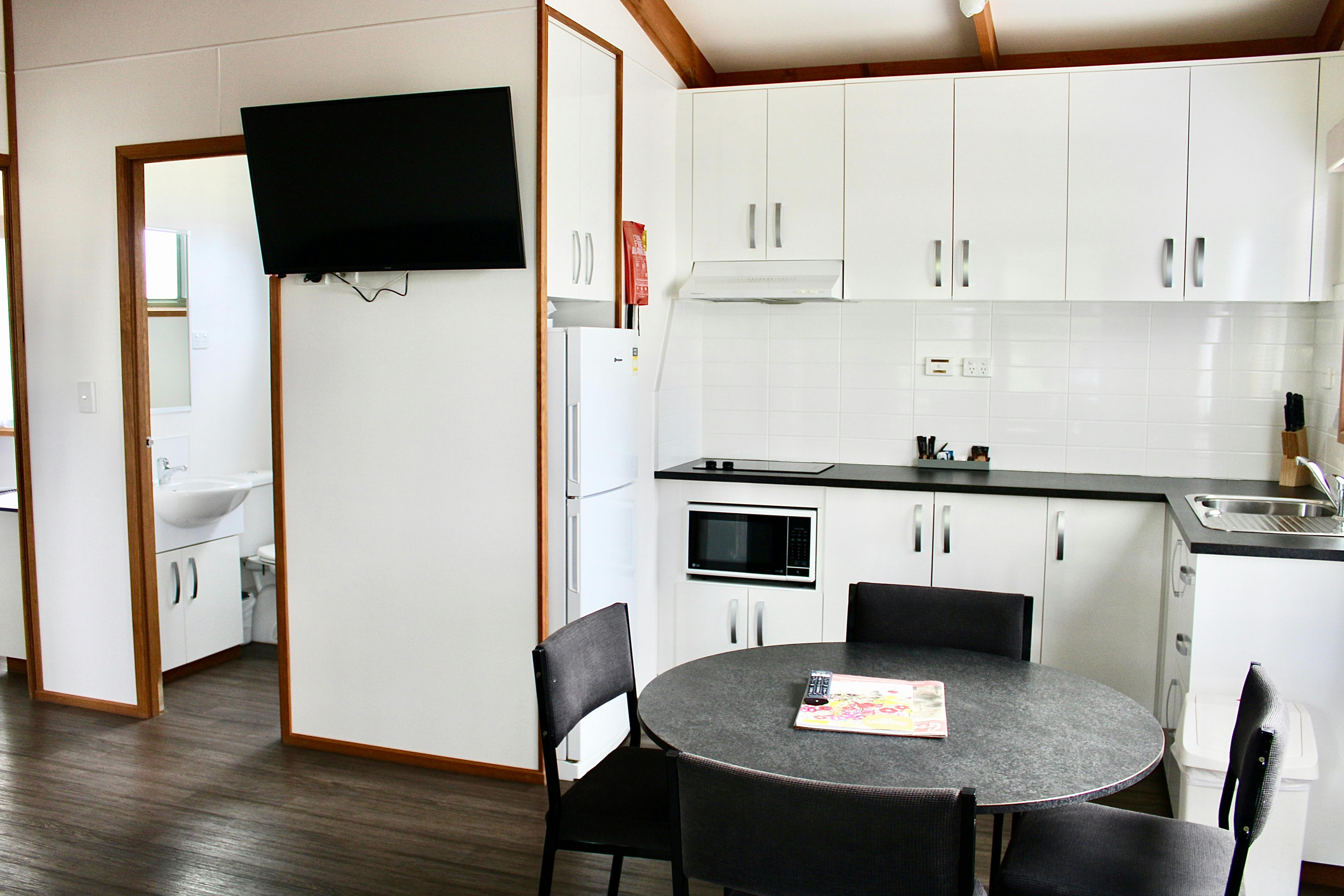 Family Cabin - Sleeps 5 Interior Kitchen