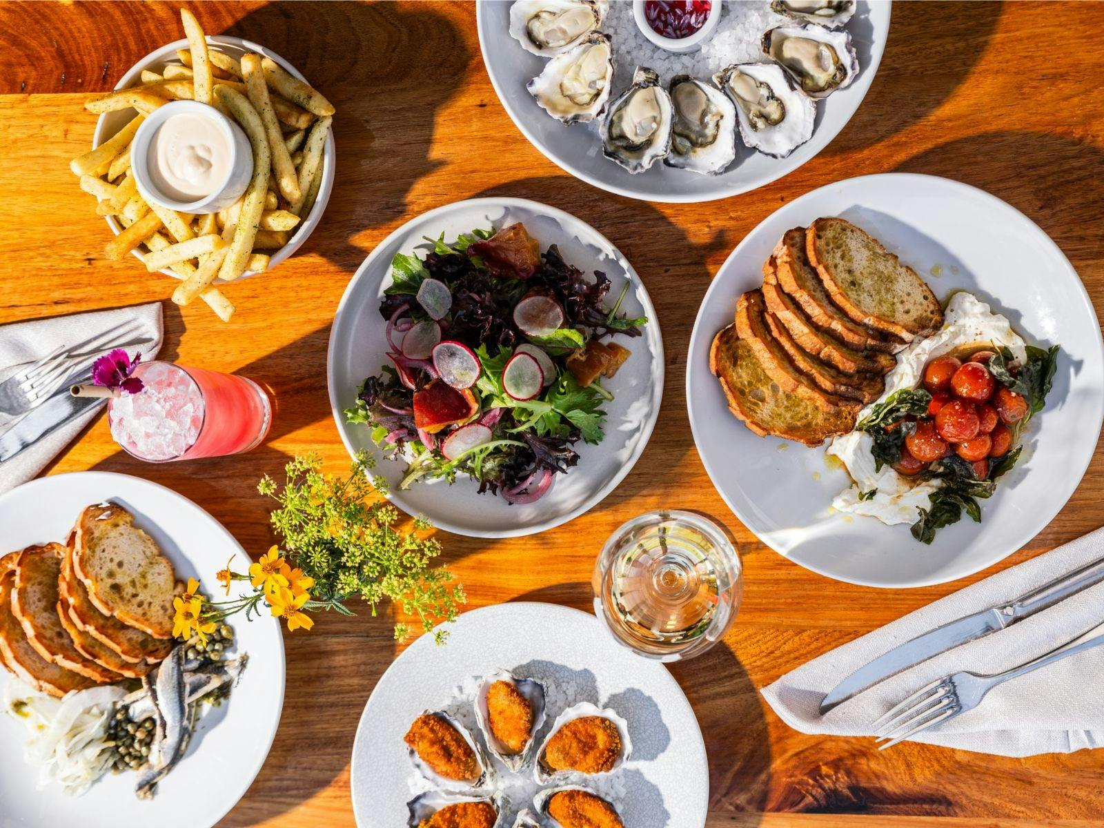 Casual Alfresco Style Dining in the Sunshine at Cupitt's Estate Ulladulla NSW
