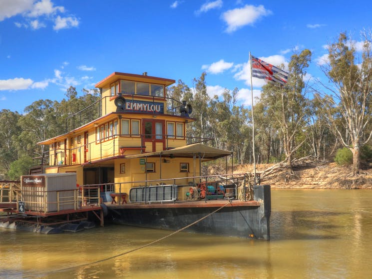 The Emmylou Paddlesteamer on the Murray river in Echuca Moama