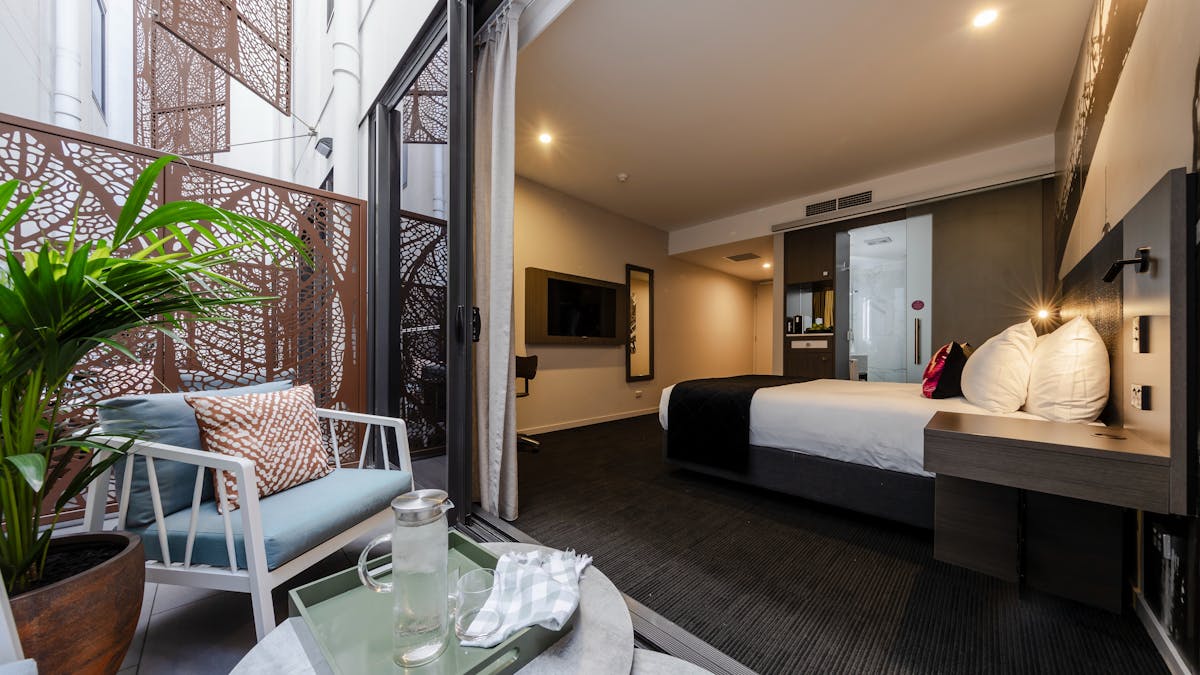 Courtyard Room