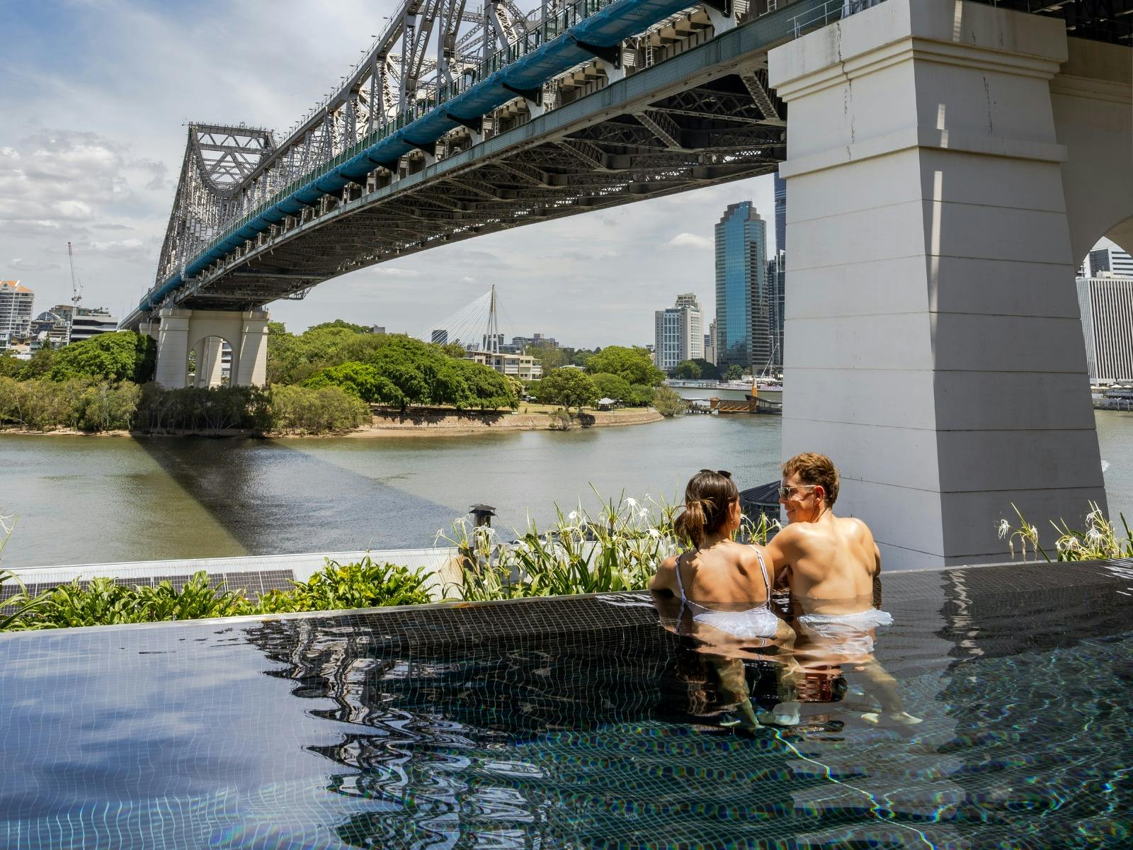 Brisbane getaways, free breakfast stays