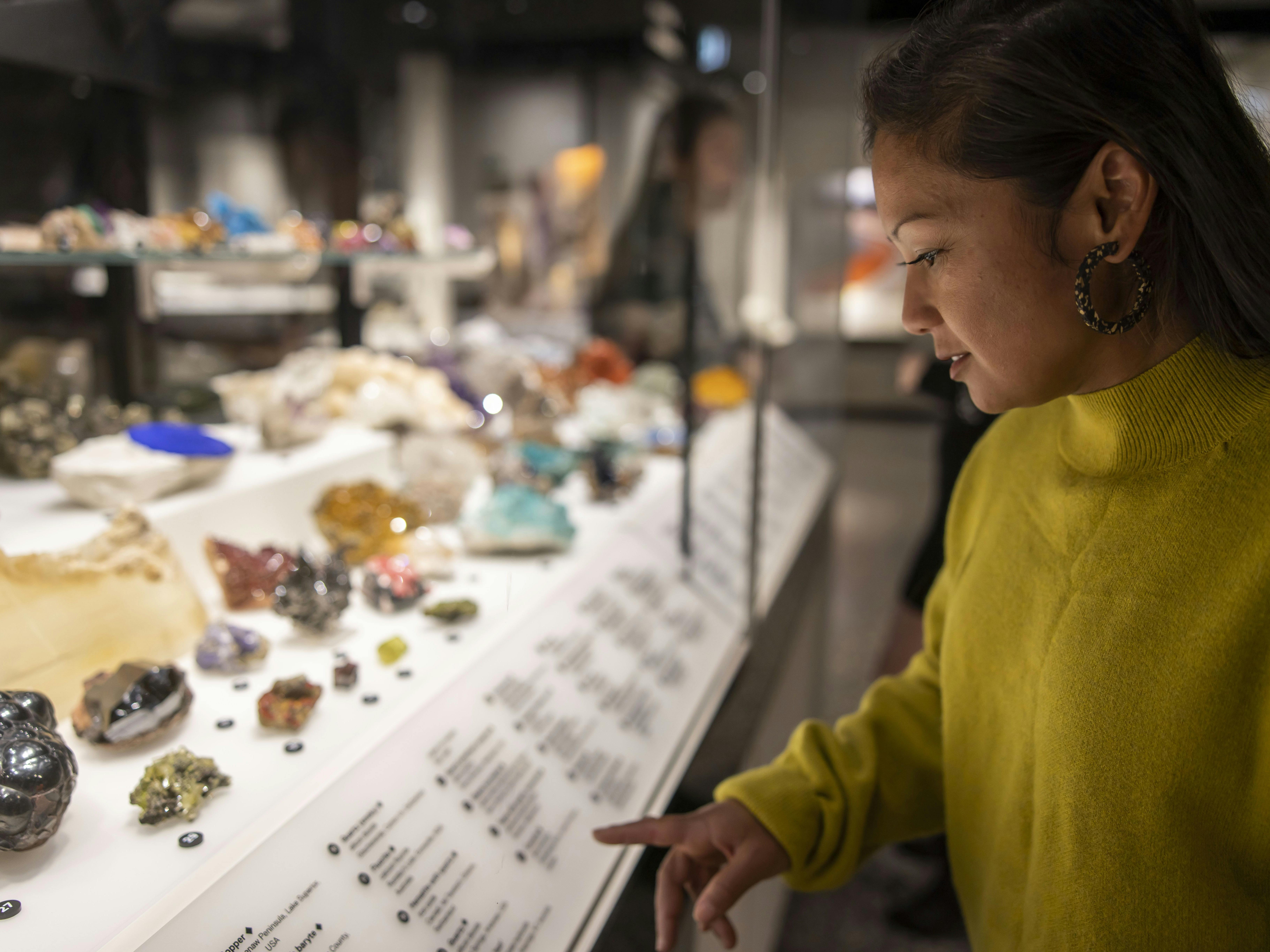 Be dazzled by over 1800 spectacular rocks and minerals at the Australian Museum.