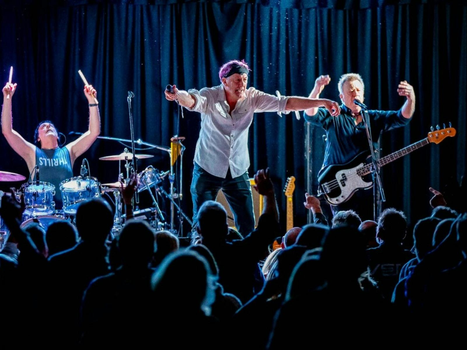 The Radiators | Avoca Beach Theatre