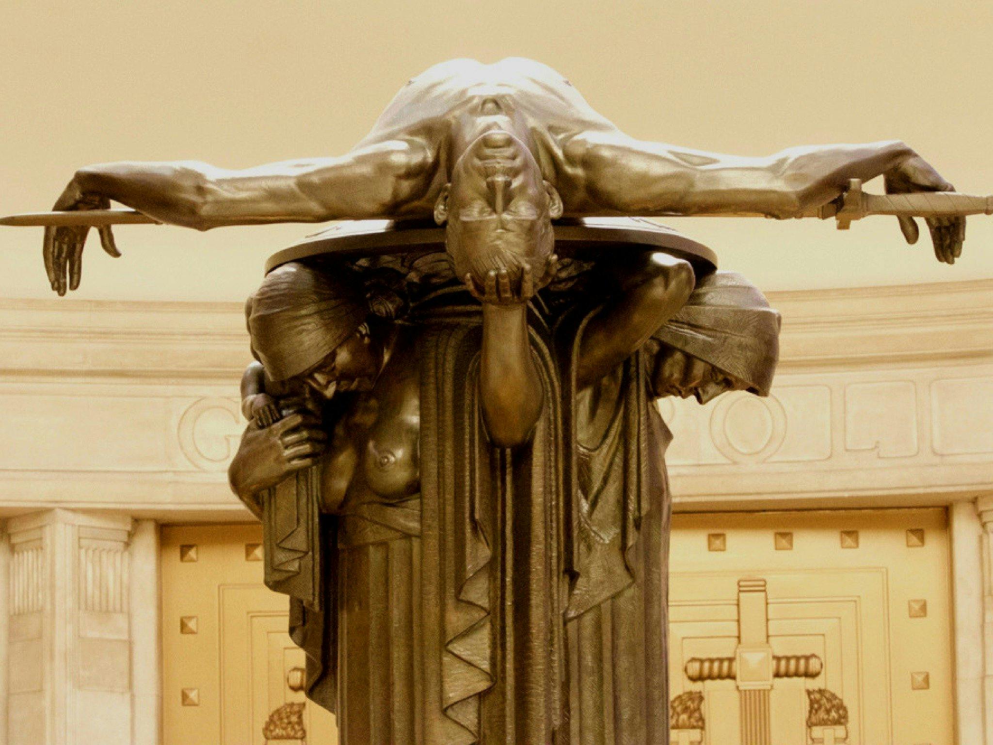 The dead Spartan warrior lying over his sword on the shoulders of his sister, mother, wife and child