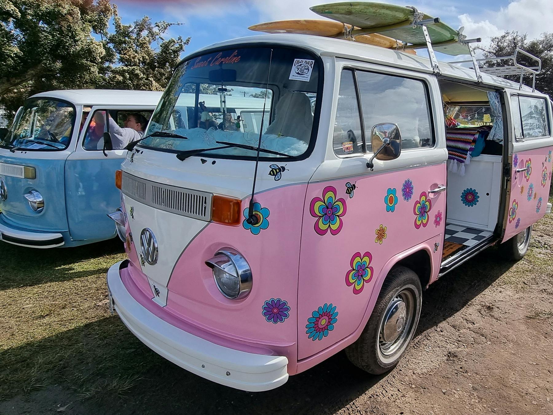 Pink surfer Kombi at Old Bar Beach Festival