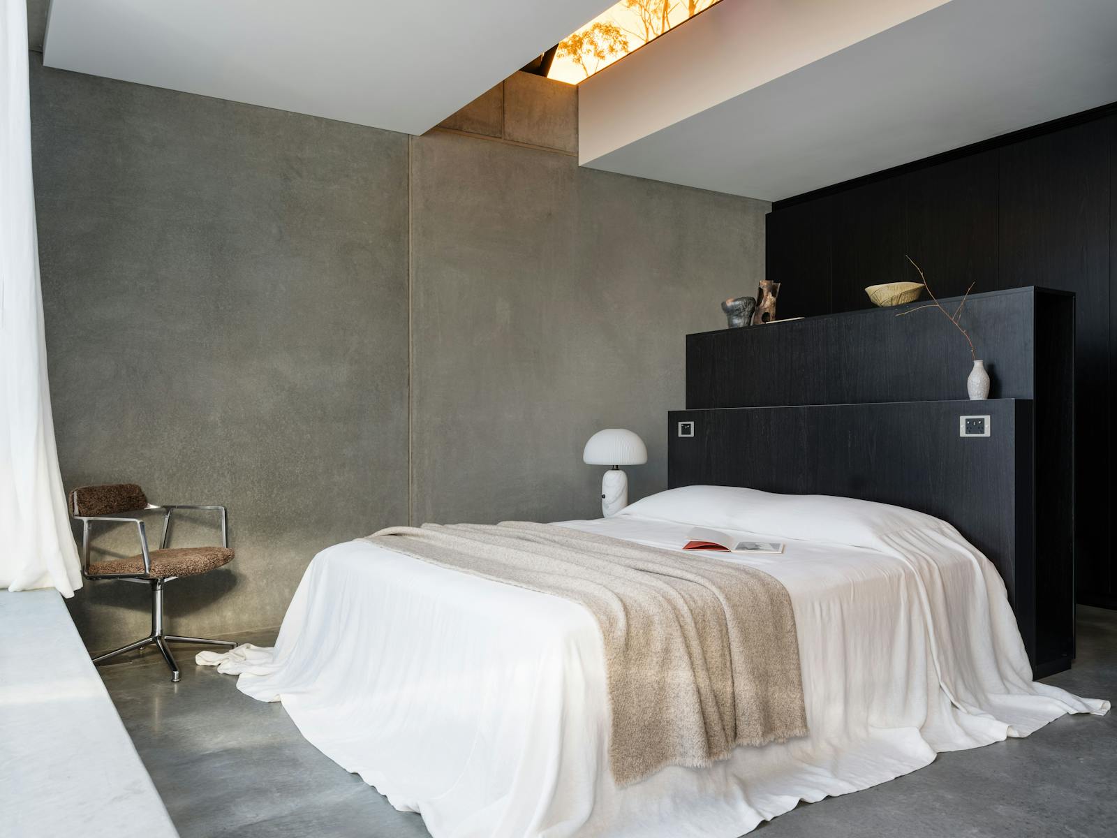 bed at Tunnel