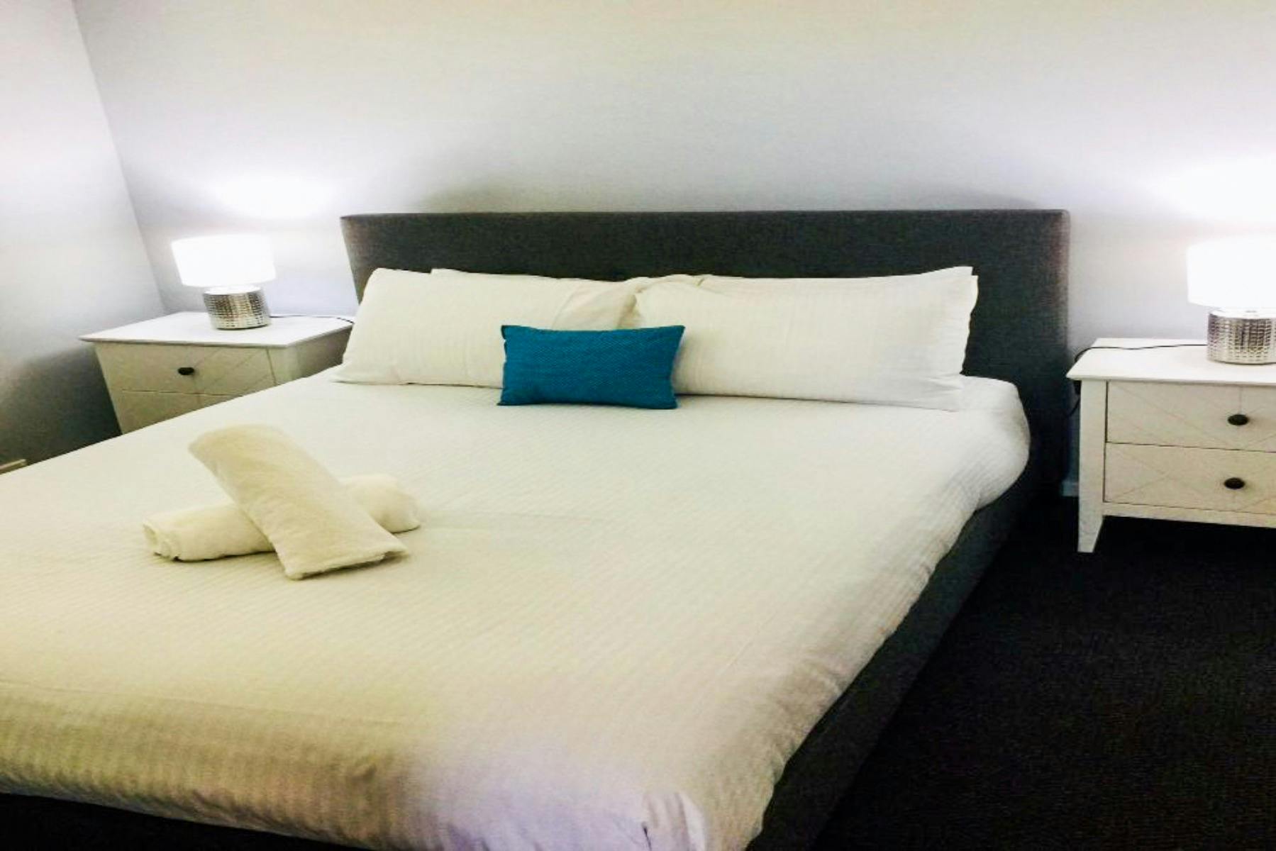 Bedroom with queen bed