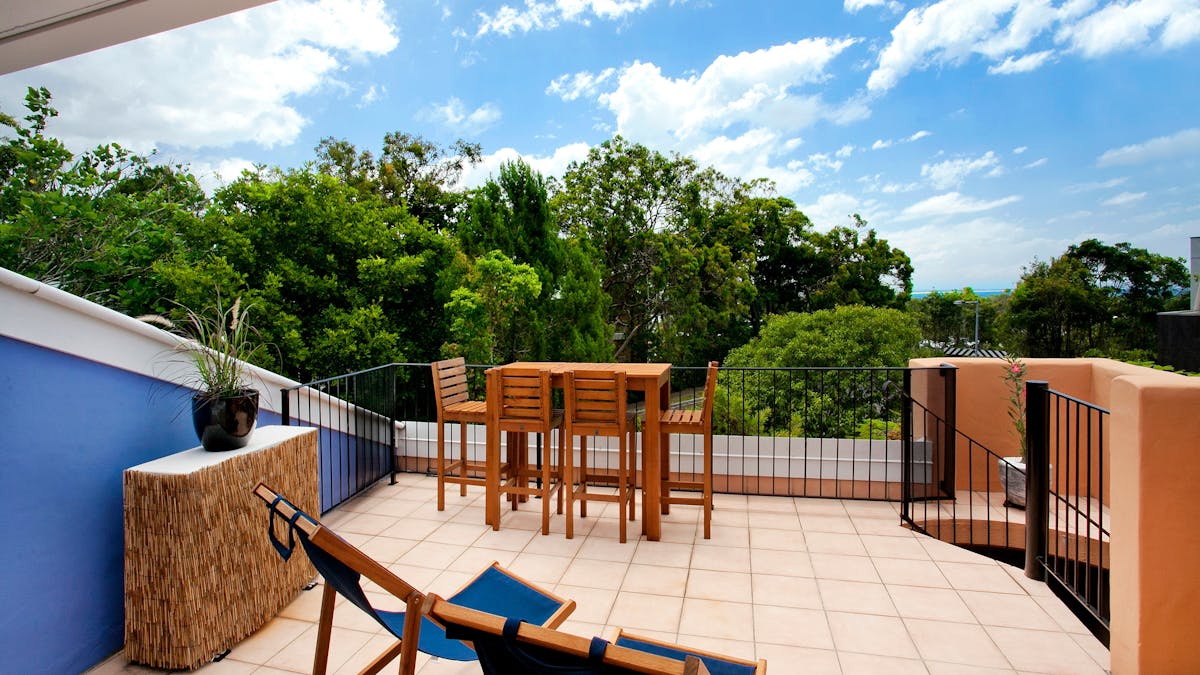 Roof top terrace with bbq and spa bath - ocean views