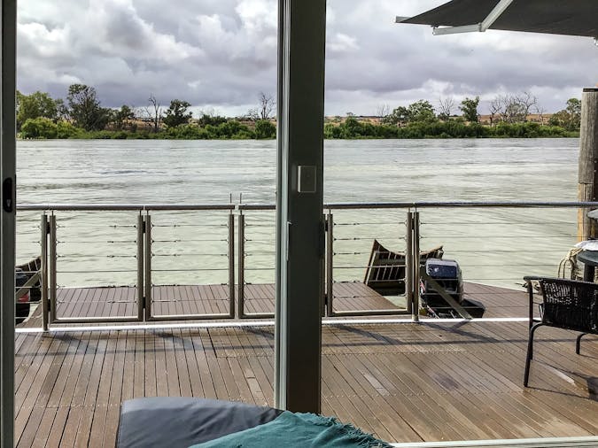 The Glass House Mannum River Shack Rentals
