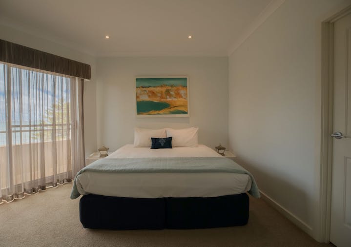 ONE BEDROOM LOWER APARTMENT