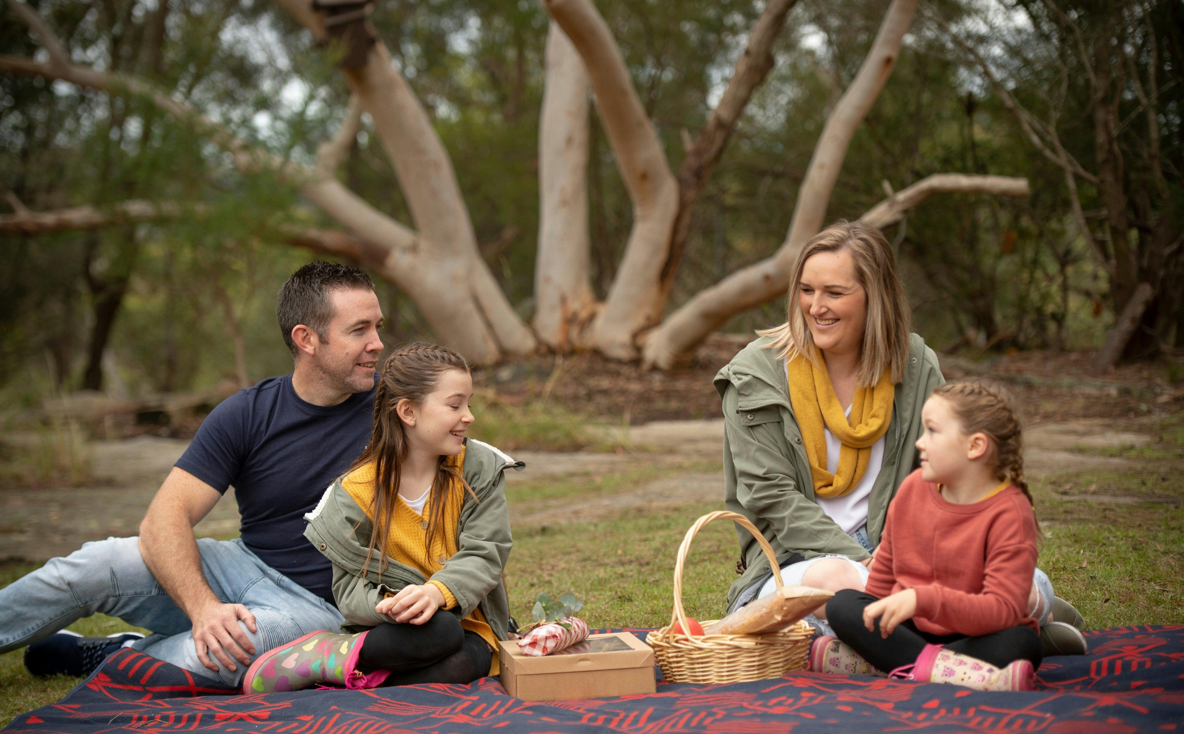 Picnicking at Ku-ring-gai Wildflower Garden
