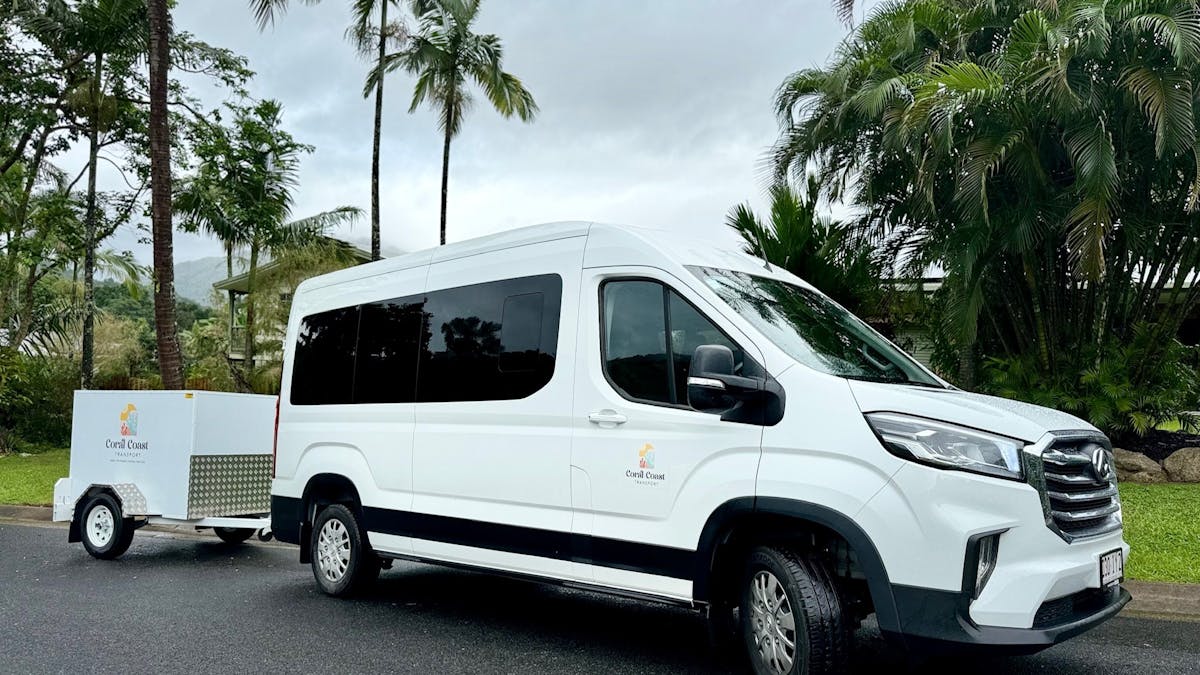 11 seater shuttle bus