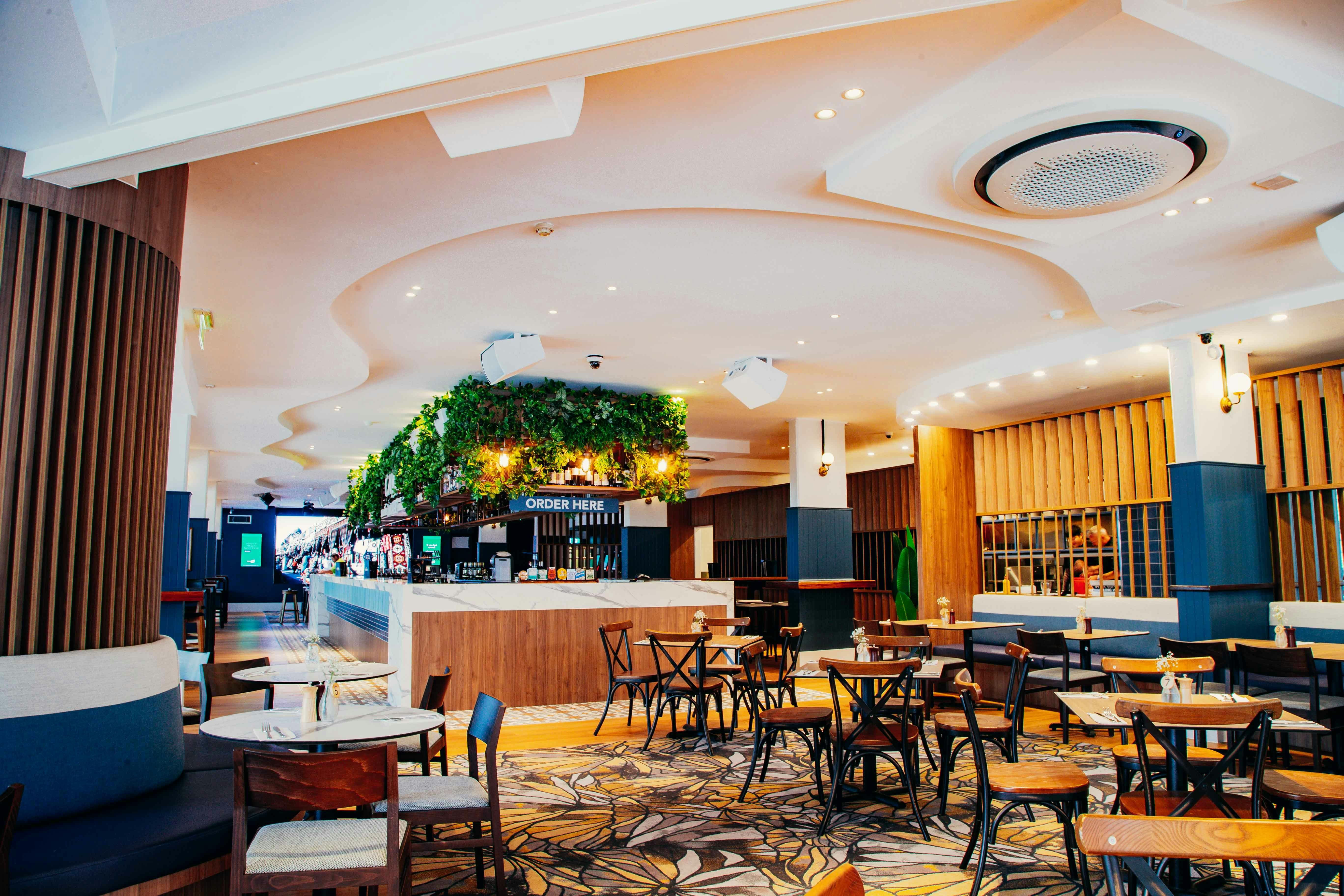 Cavill Hotel